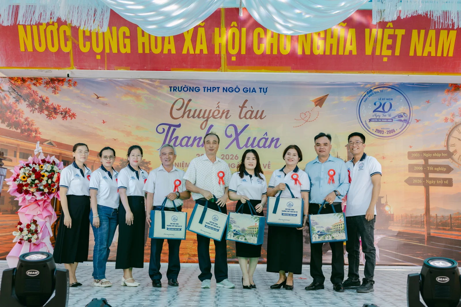 Ảnh lễ kỷ niệm 20 năm THPT Ngô Gia Tự, chụp ngày 08/08/2026
