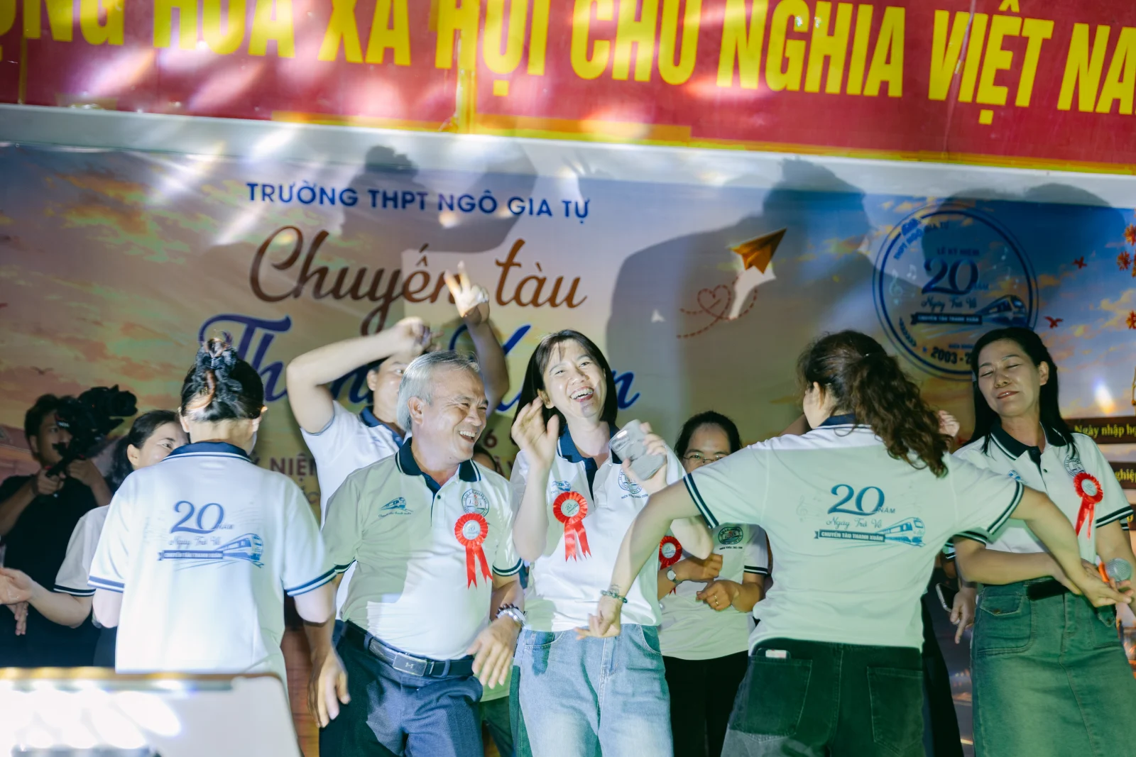 Ảnh lễ kỷ niệm 20 năm THPT Ngô Gia Tự, chụp ngày 08/08/2026