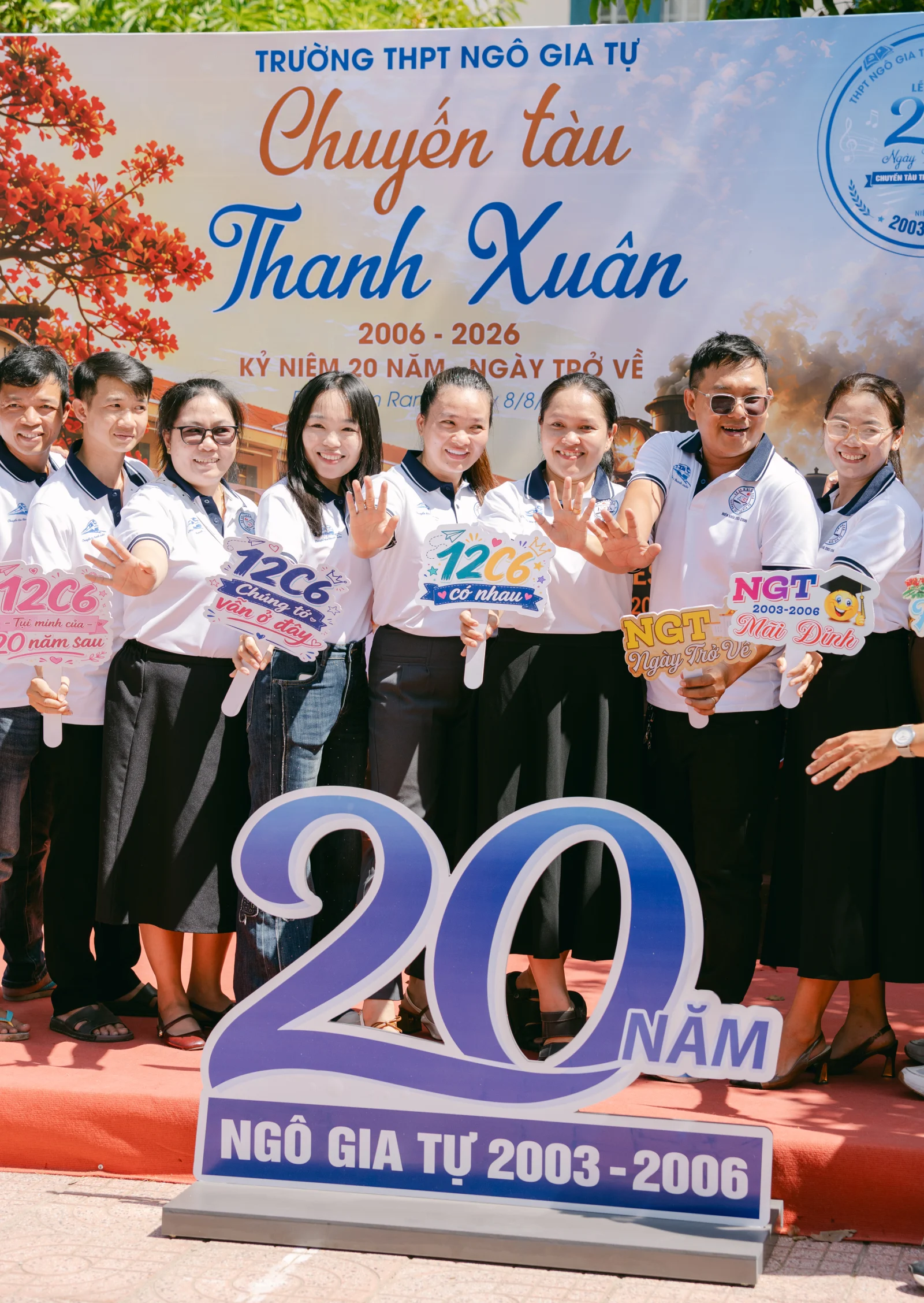 Ảnh lễ kỷ niệm 20 năm THPT Ngô Gia Tự, chụp ngày 08/08/2026