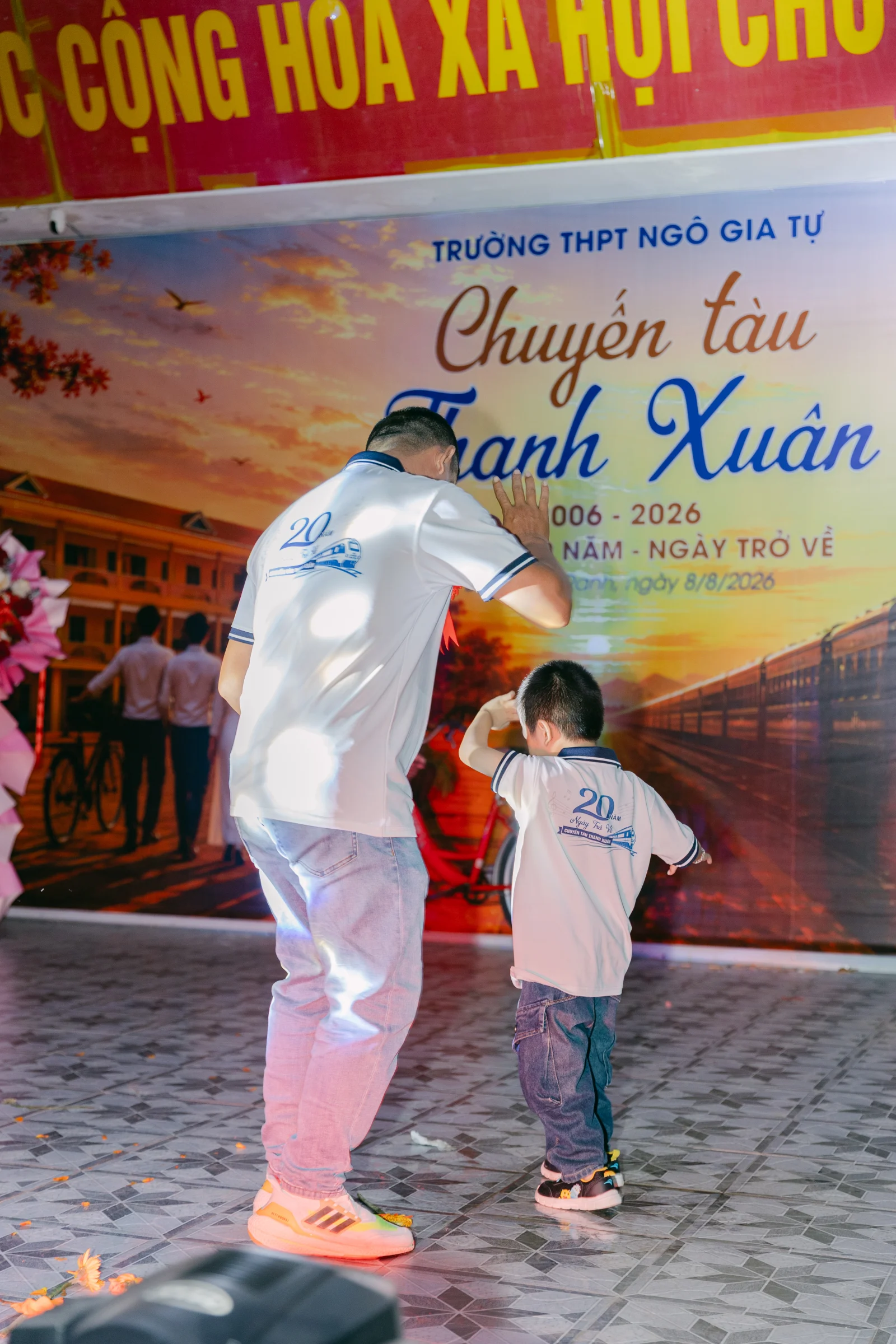 Ảnh lễ kỷ niệm 20 năm THPT Ngô Gia Tự, chụp ngày 08/08/2026