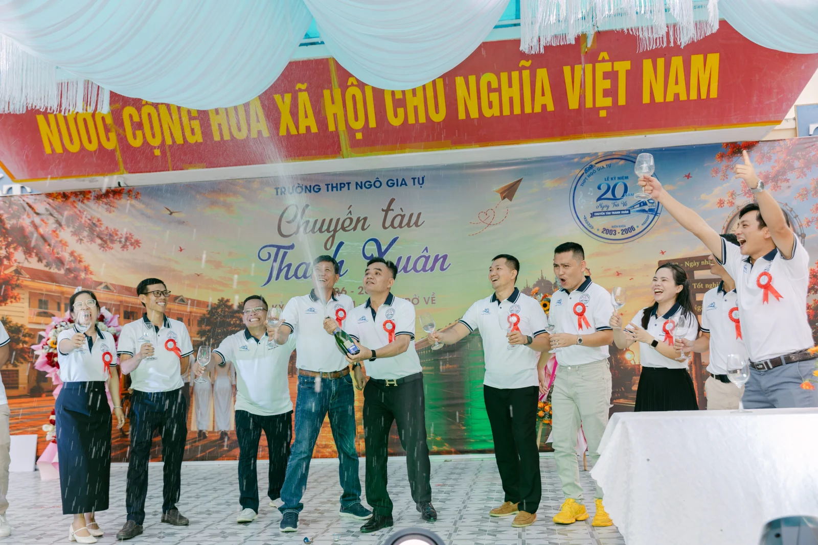 Ảnh lễ kỷ niệm 20 năm THPT Ngô Gia Tự, chụp ngày 08/08/2026