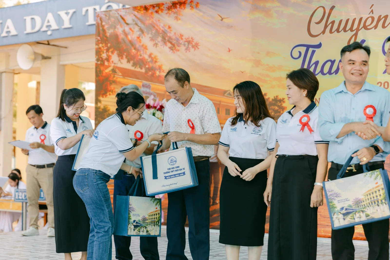 Ảnh lễ kỷ niệm 20 năm THPT Ngô Gia Tự, chụp ngày 08/08/2026