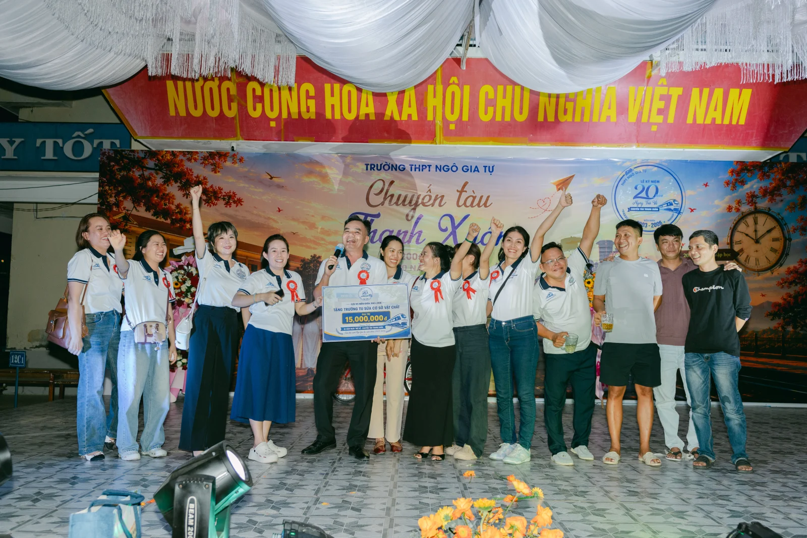 Ảnh lễ kỷ niệm 20 năm THPT Ngô Gia Tự, chụp ngày 08/08/2026