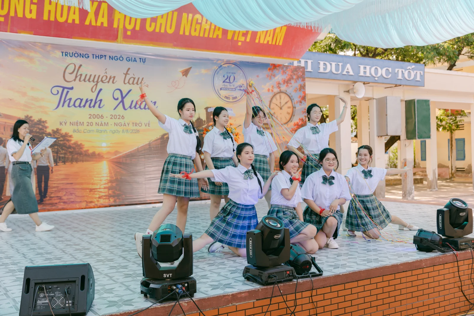 Ảnh lễ kỷ niệm 20 năm THPT Ngô Gia Tự, chụp ngày 08/08/2026