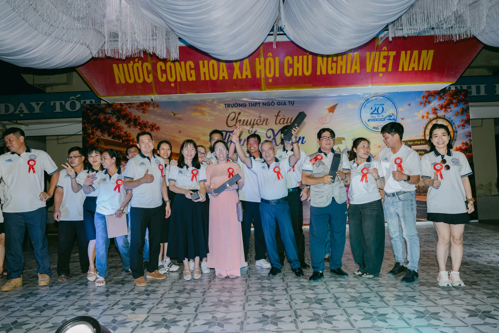 Ảnh lễ kỷ niệm 20 năm THPT Ngô Gia Tự, chụp ngày 08/08/2026