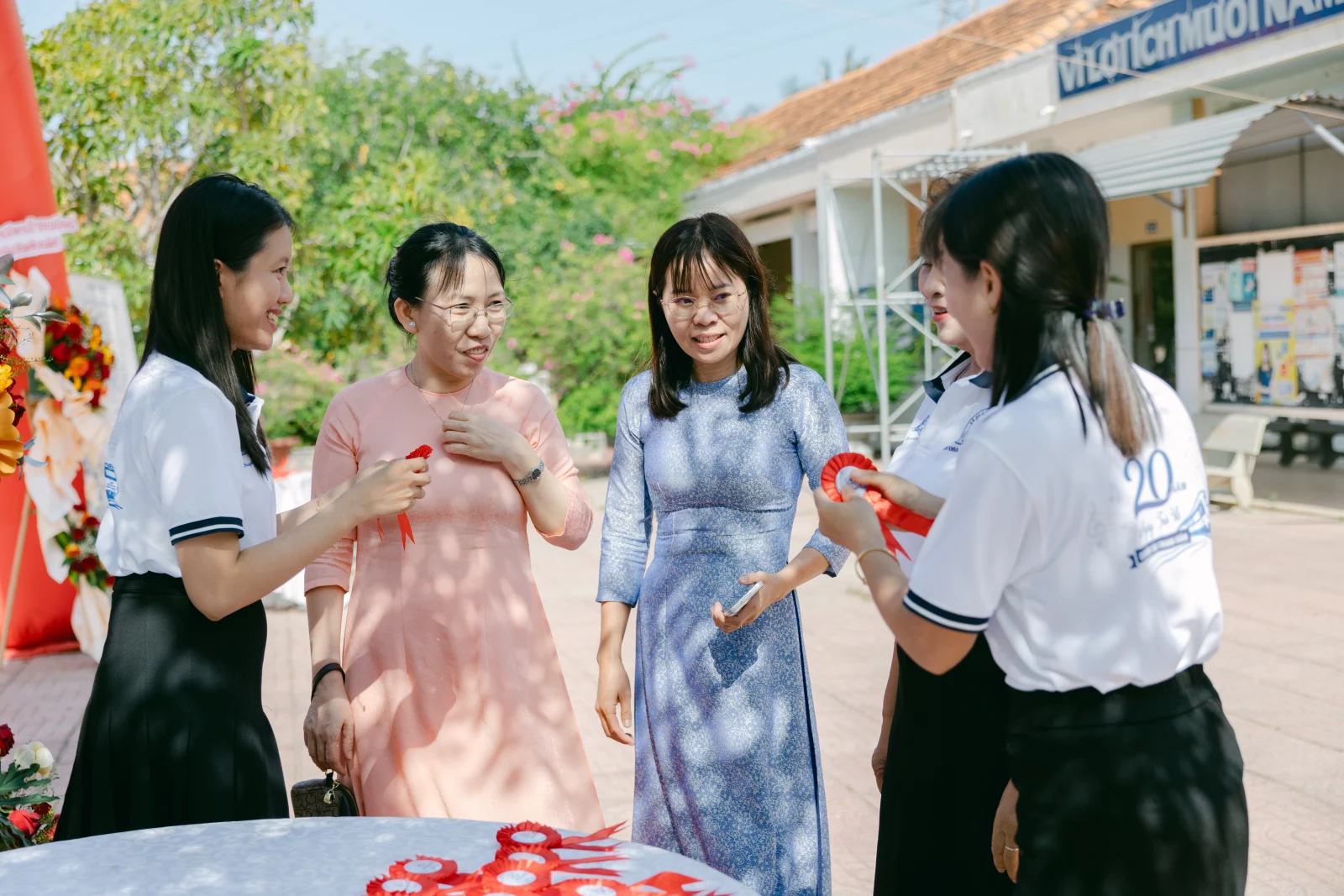 Ảnh lễ kỷ niệm 20 năm THPT Ngô Gia Tự, chụp ngày 08/08/2026