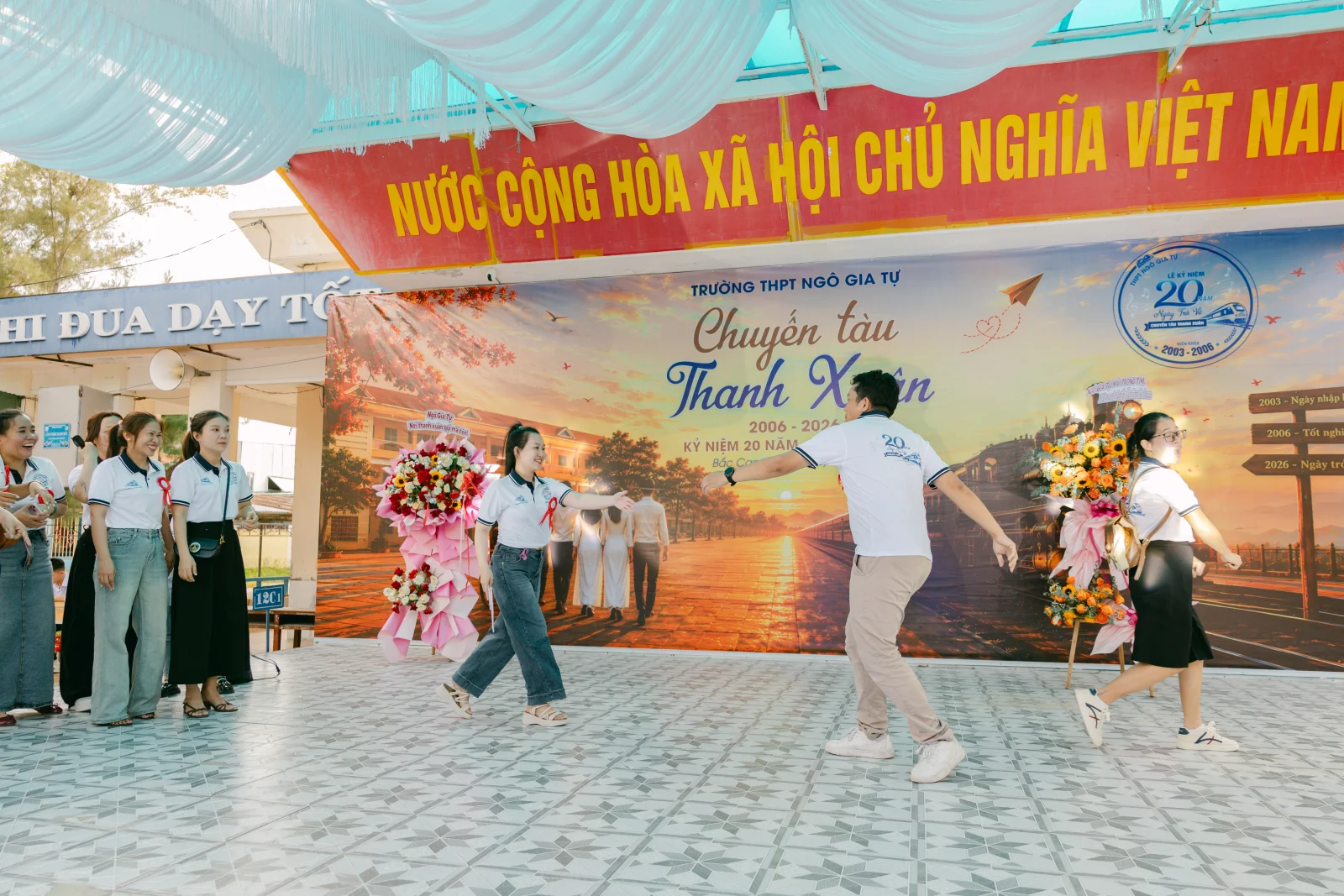 Ảnh lễ kỷ niệm 20 năm THPT Ngô Gia Tự, chụp ngày 08/08/2026
