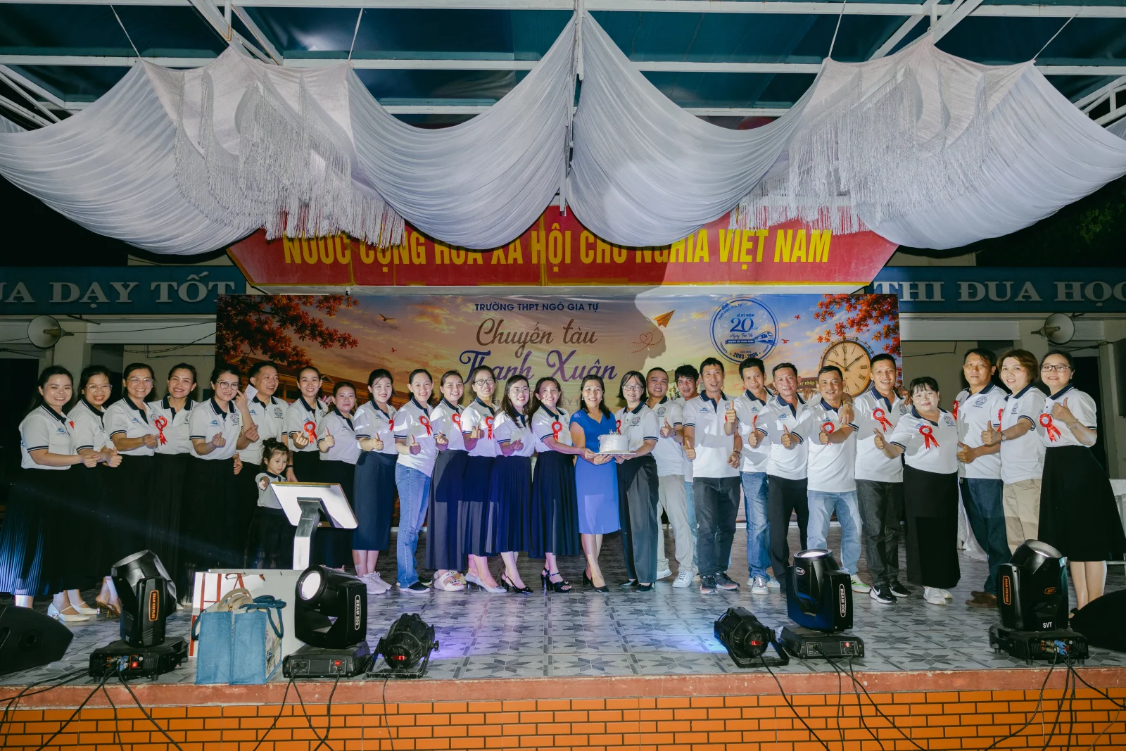 Ảnh lễ kỷ niệm 20 năm THPT Ngô Gia Tự, chụp ngày 08/08/2026