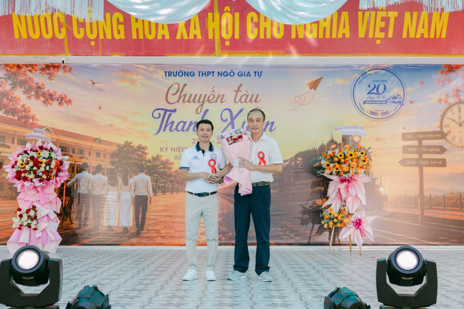 Ảnh lễ kỷ niệm 20 năm THPT Ngô Gia Tự, chụp ngày 08/08/2026