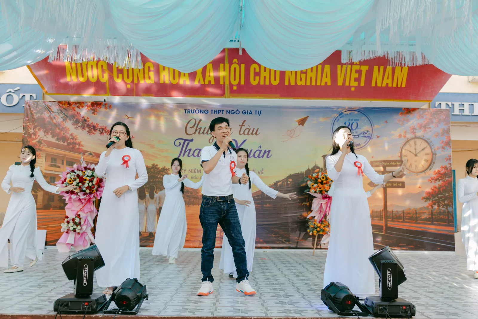 Ảnh lễ kỷ niệm 20 năm THPT Ngô Gia Tự, chụp ngày 08/08/2026