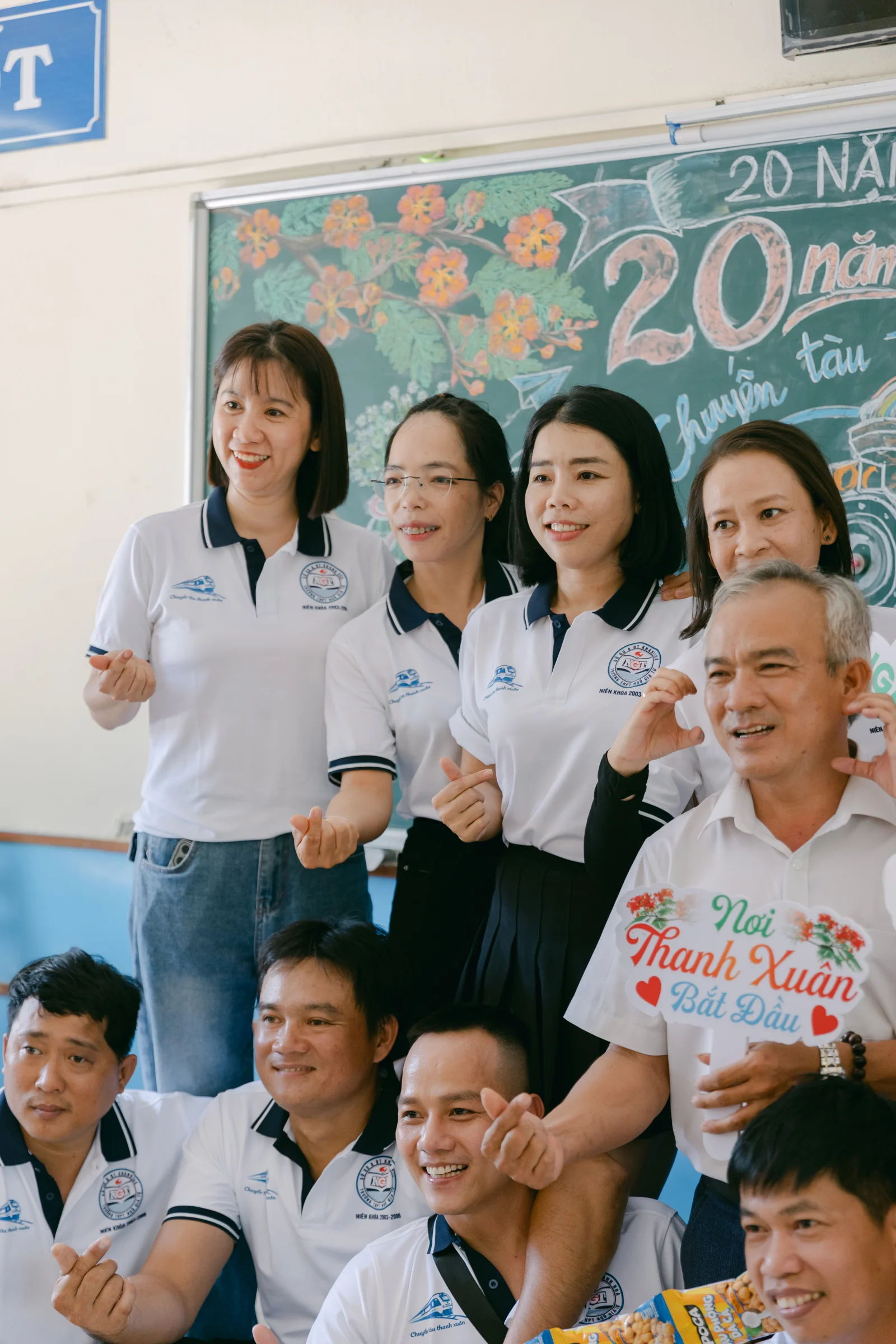 Ảnh lễ kỷ niệm 20 năm THPT Ngô Gia Tự, chụp ngày 08/08/2026