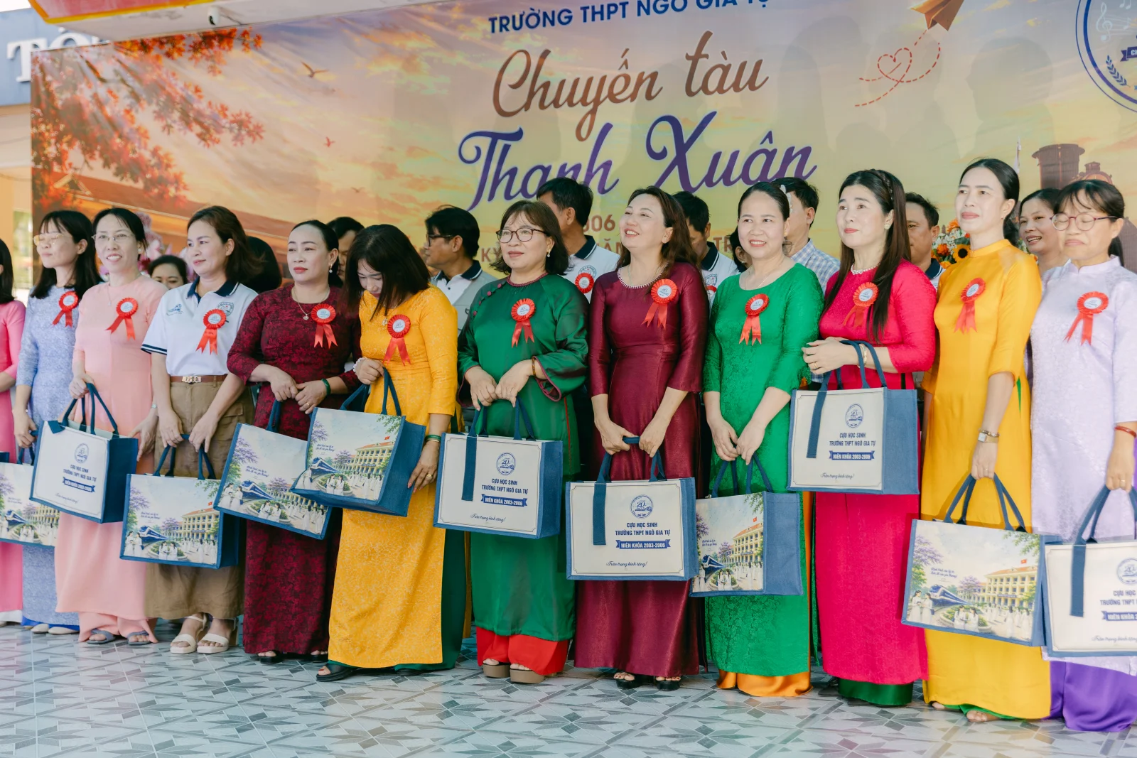 Ảnh lễ kỷ niệm 20 năm THPT Ngô Gia Tự, chụp ngày 08/08/2026