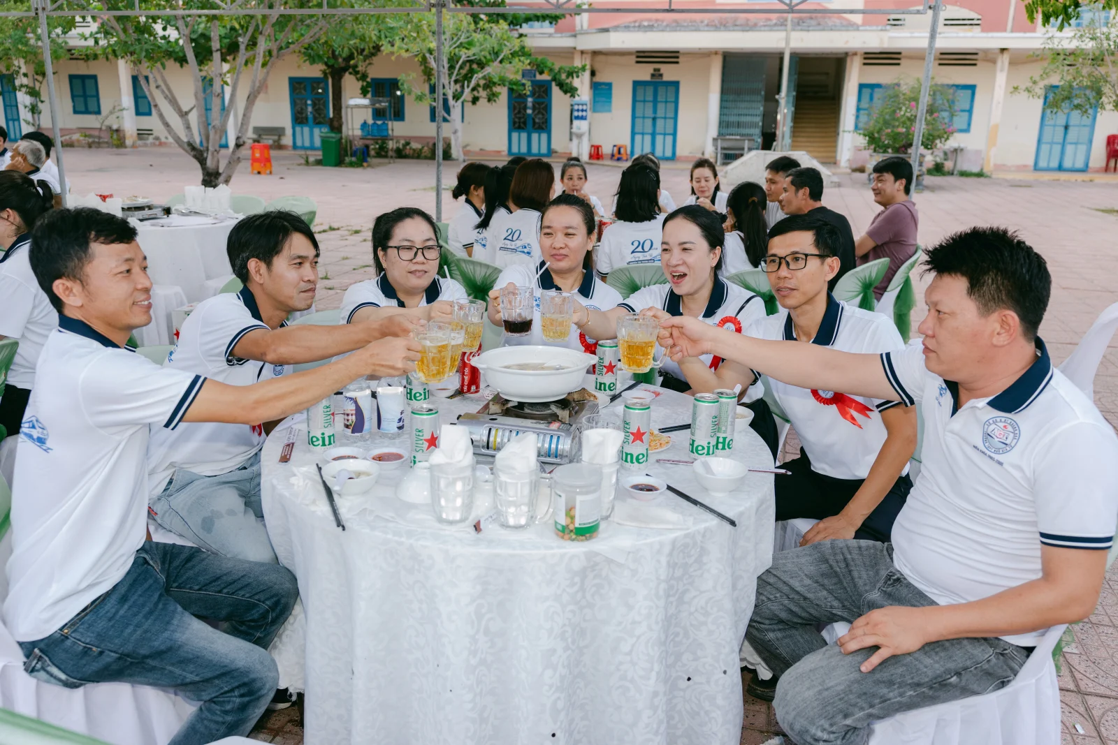 Ảnh lễ kỷ niệm 20 năm THPT Ngô Gia Tự, chụp ngày 08/08/2026