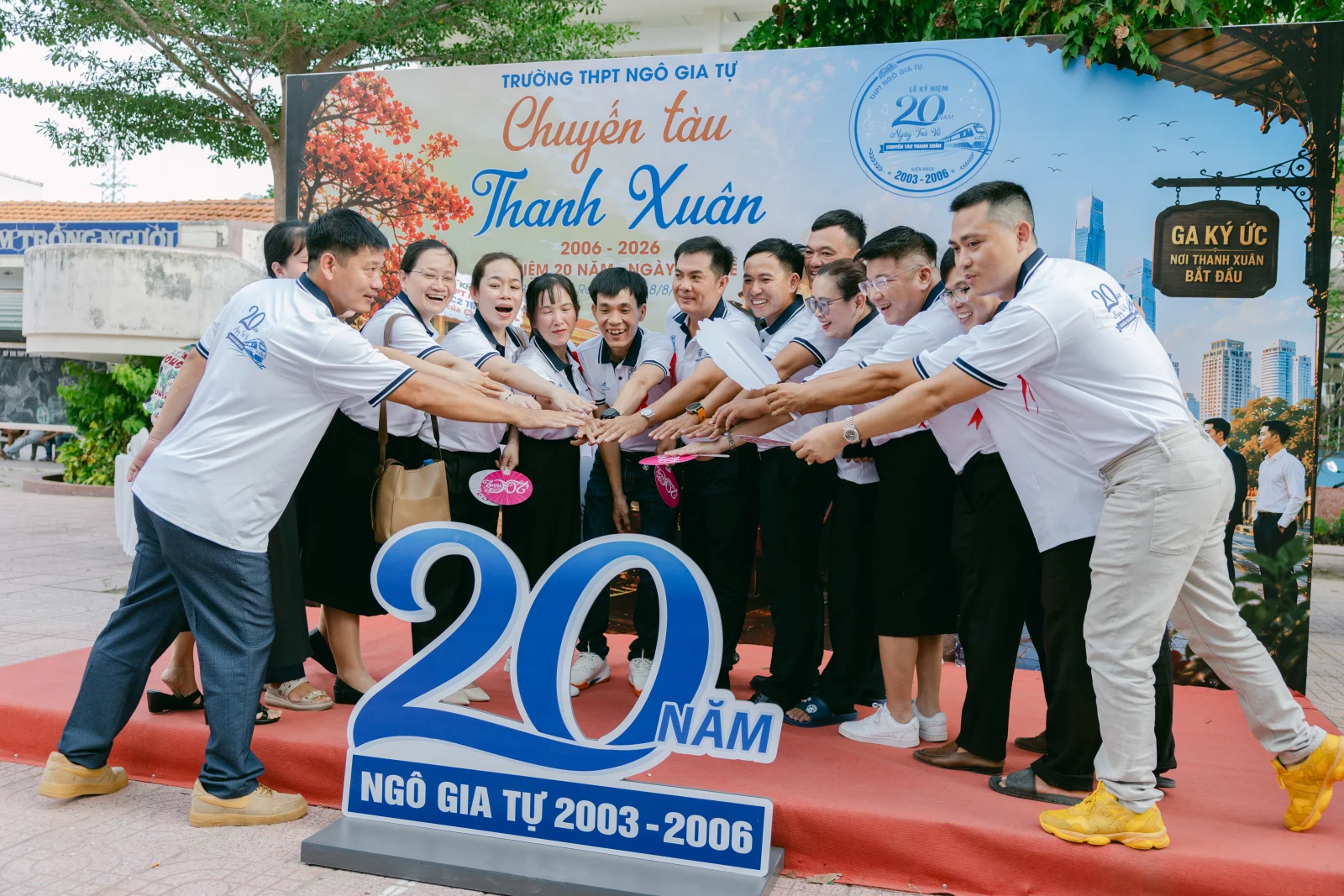 Ảnh lễ kỷ niệm 20 năm THPT Ngô Gia Tự, chụp ngày 08/08/2026