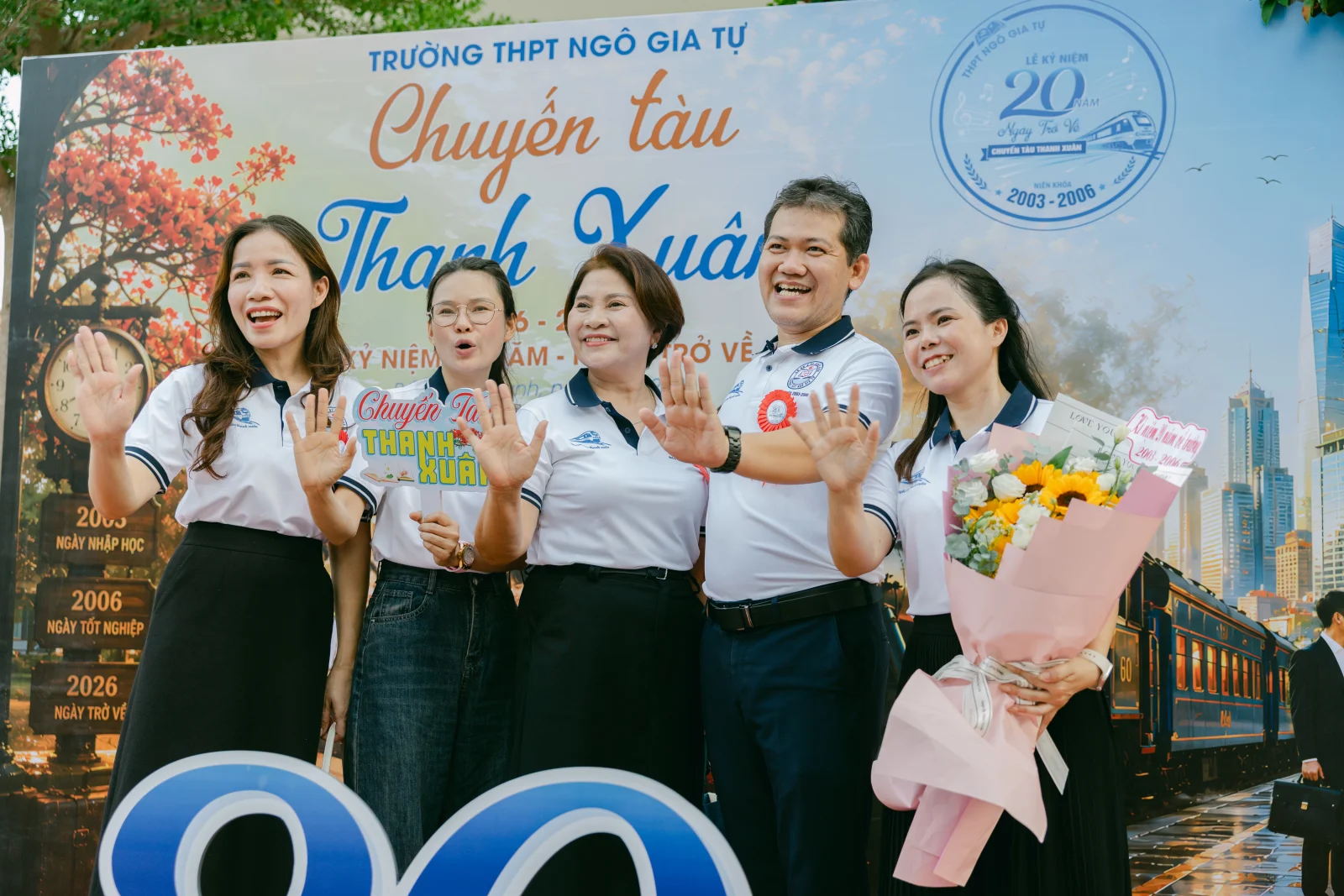 Ảnh lễ kỷ niệm 20 năm THPT Ngô Gia Tự, chụp ngày 08/08/2026