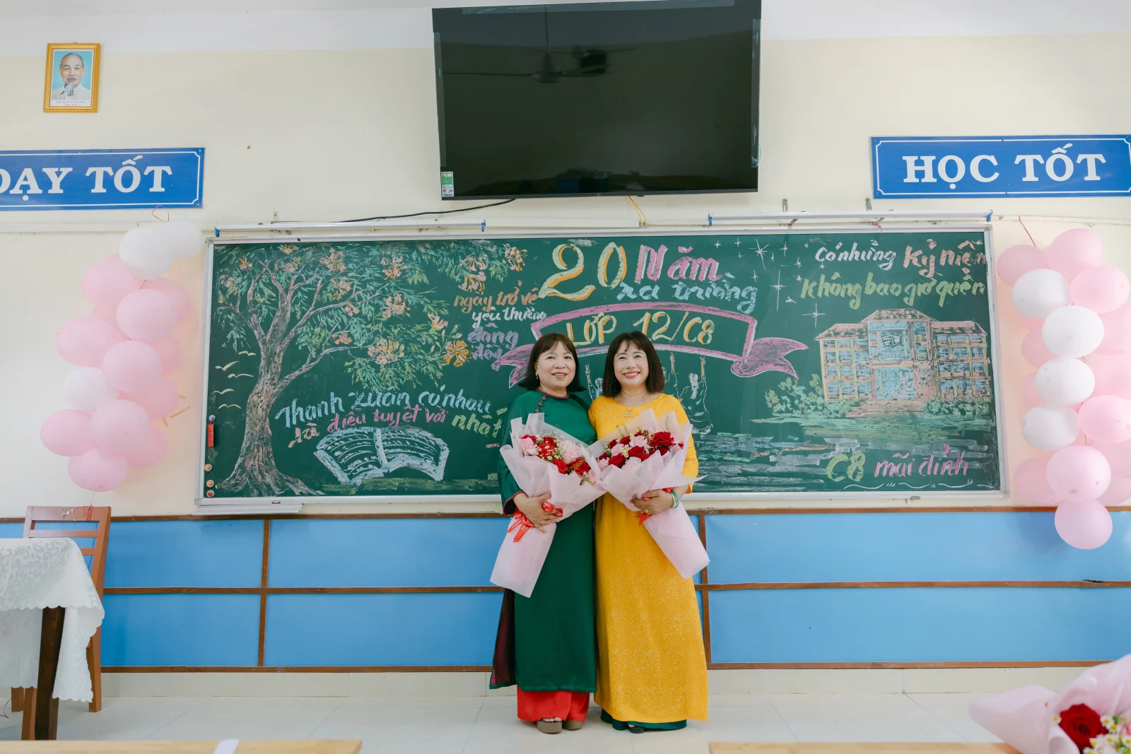 Ảnh lễ kỷ niệm 20 năm THPT Ngô Gia Tự, chụp ngày 08/08/2026