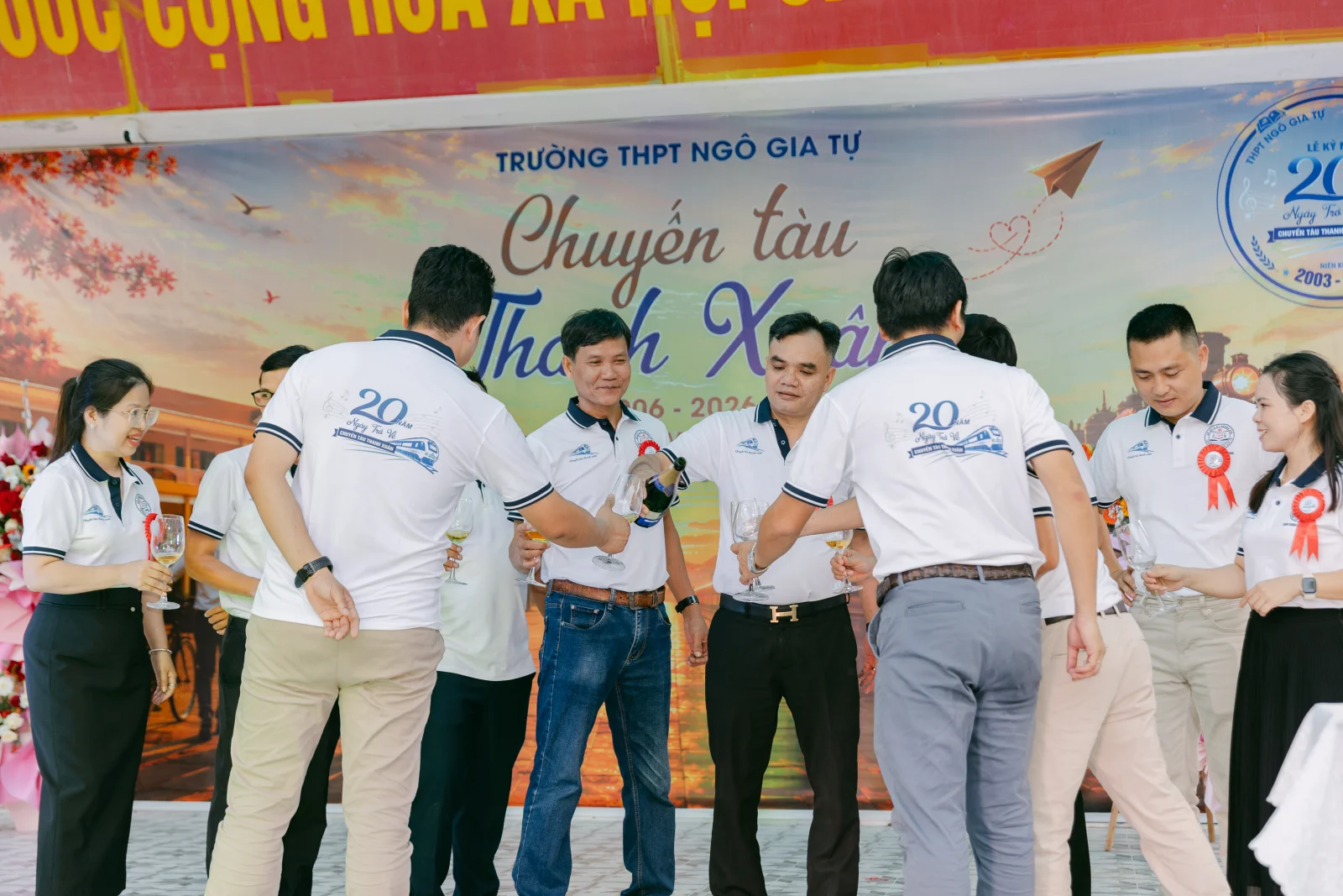Ảnh lễ kỷ niệm 20 năm THPT Ngô Gia Tự, chụp ngày 08/08/2026