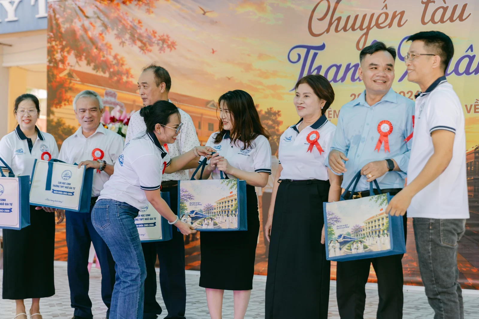 Ảnh lễ kỷ niệm 20 năm THPT Ngô Gia Tự, chụp ngày 08/08/2026