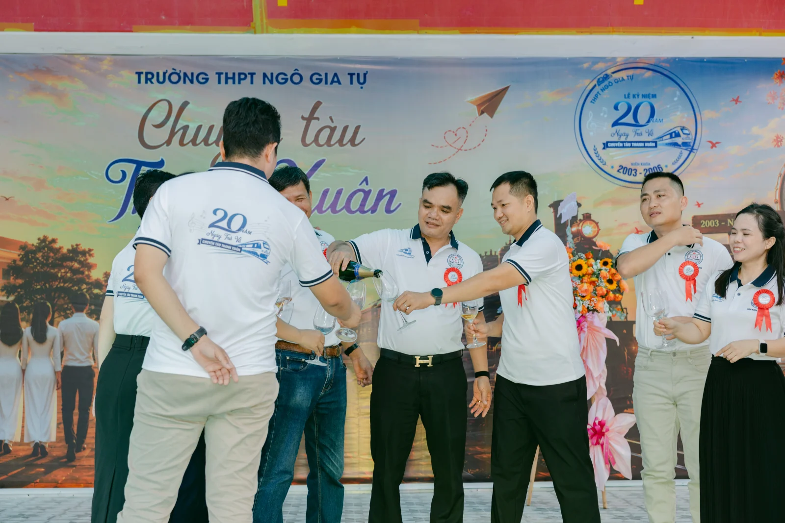 Ảnh lễ kỷ niệm 20 năm THPT Ngô Gia Tự, chụp ngày 08/08/2026