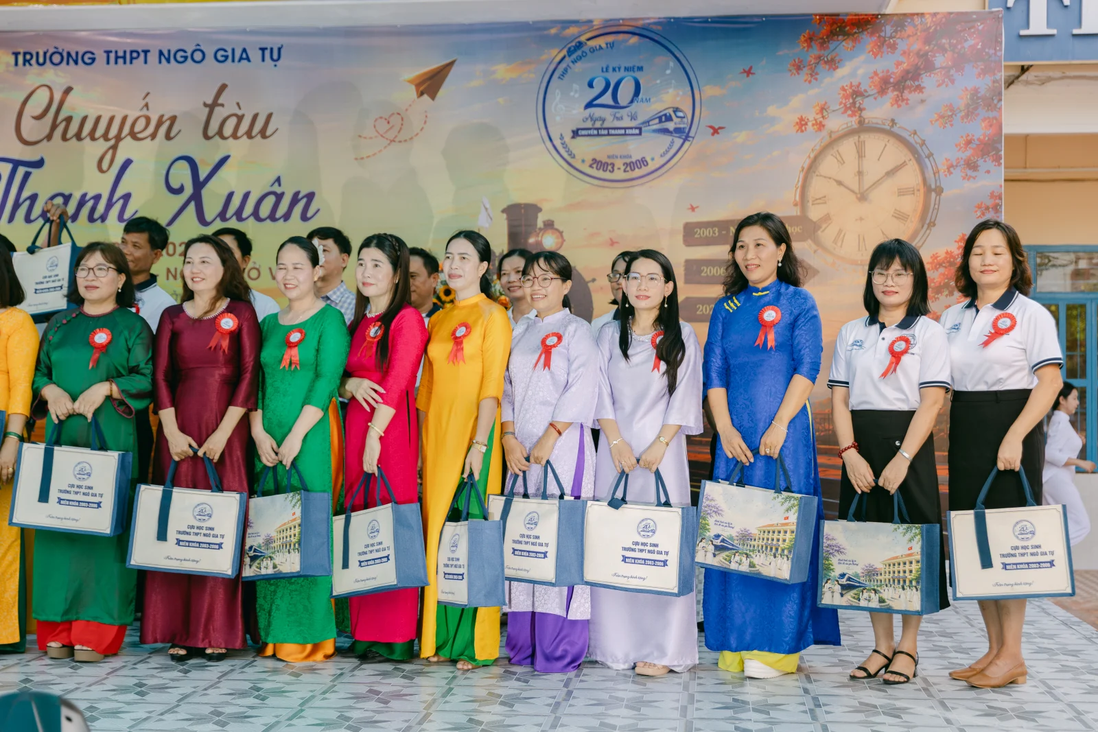 Ảnh lễ kỷ niệm 20 năm THPT Ngô Gia Tự, chụp ngày 08/08/2026