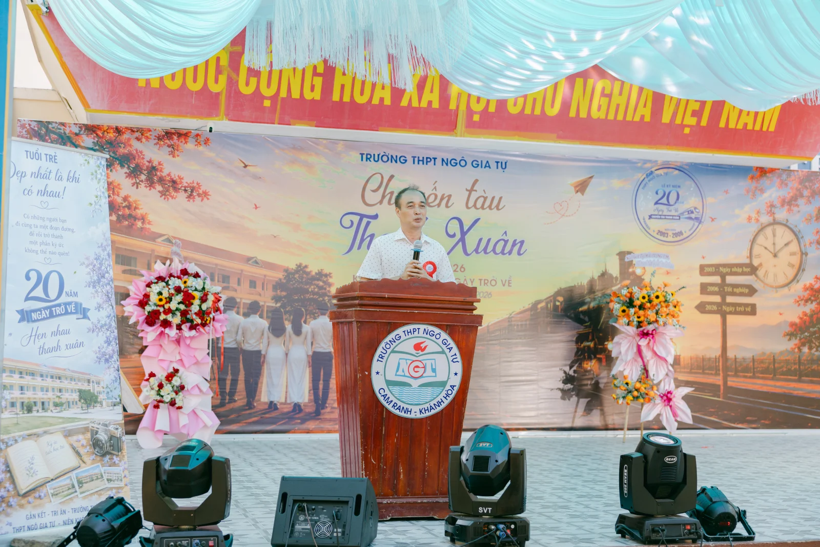 Ảnh lễ kỷ niệm 20 năm THPT Ngô Gia Tự, chụp ngày 08/08/2026