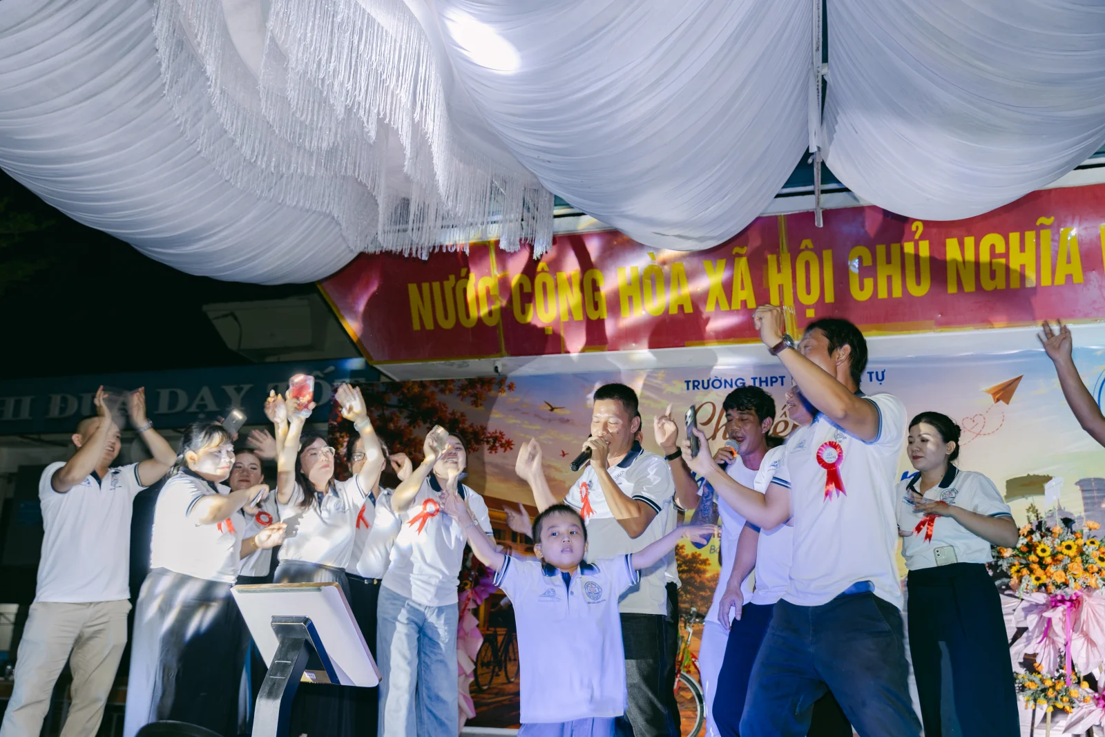 Ảnh lễ kỷ niệm 20 năm THPT Ngô Gia Tự, chụp ngày 08/08/2026