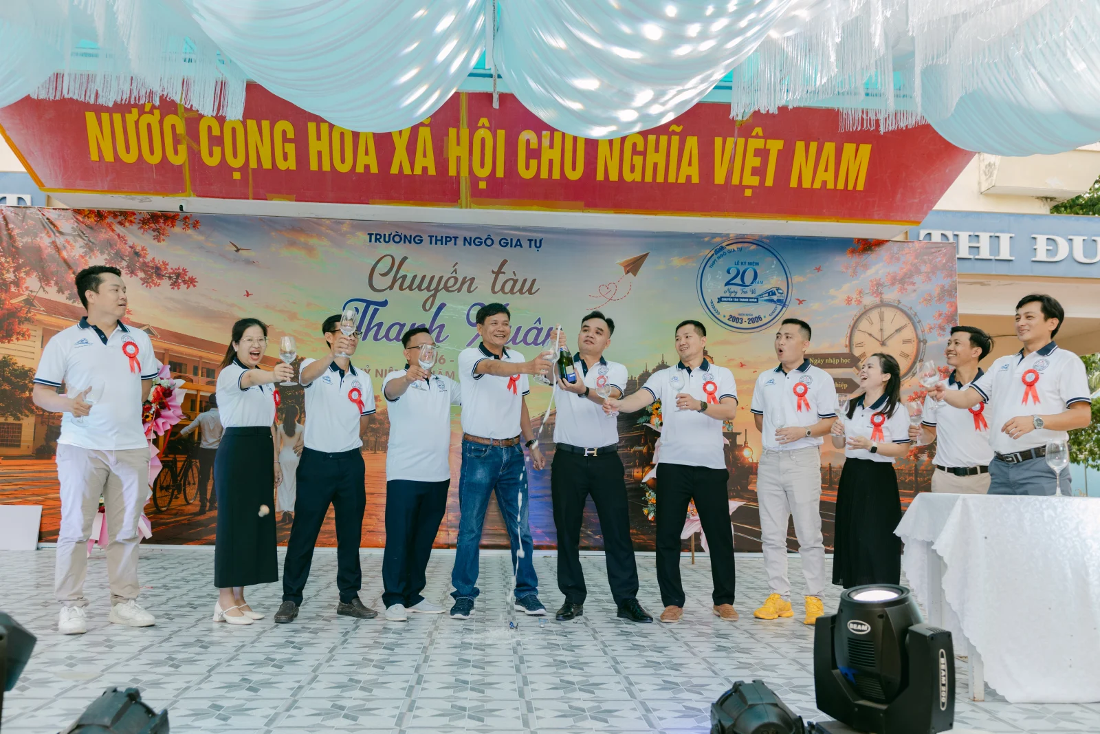Ảnh lễ kỷ niệm 20 năm THPT Ngô Gia Tự, chụp ngày 08/08/2026