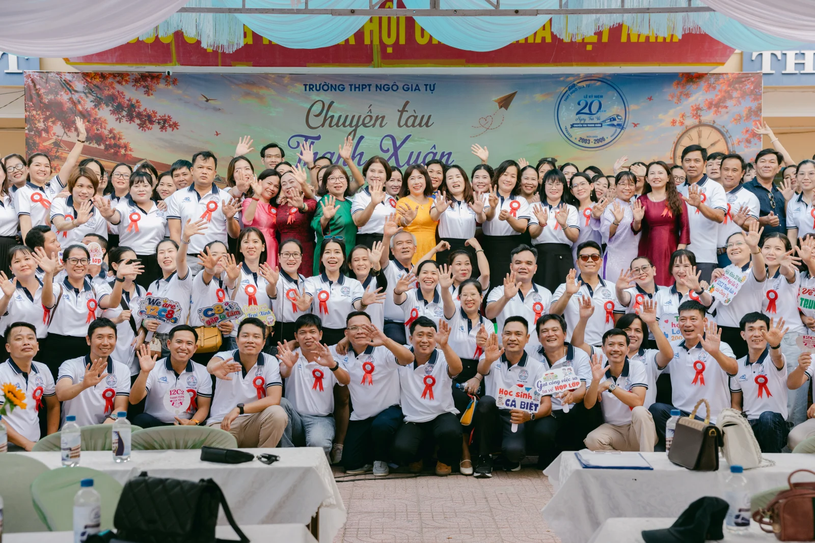 Ảnh lễ kỷ niệm 20 năm THPT Ngô Gia Tự, chụp ngày 08/08/2026