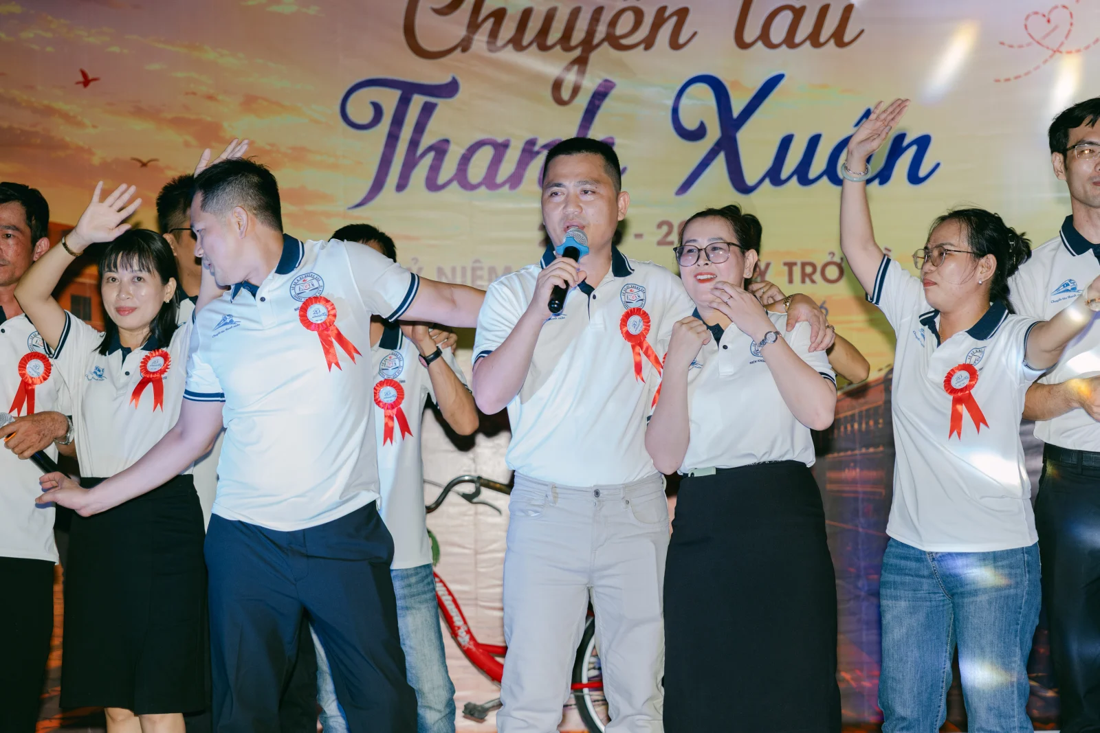 Ảnh lễ kỷ niệm 20 năm THPT Ngô Gia Tự, chụp ngày 08/08/2026
