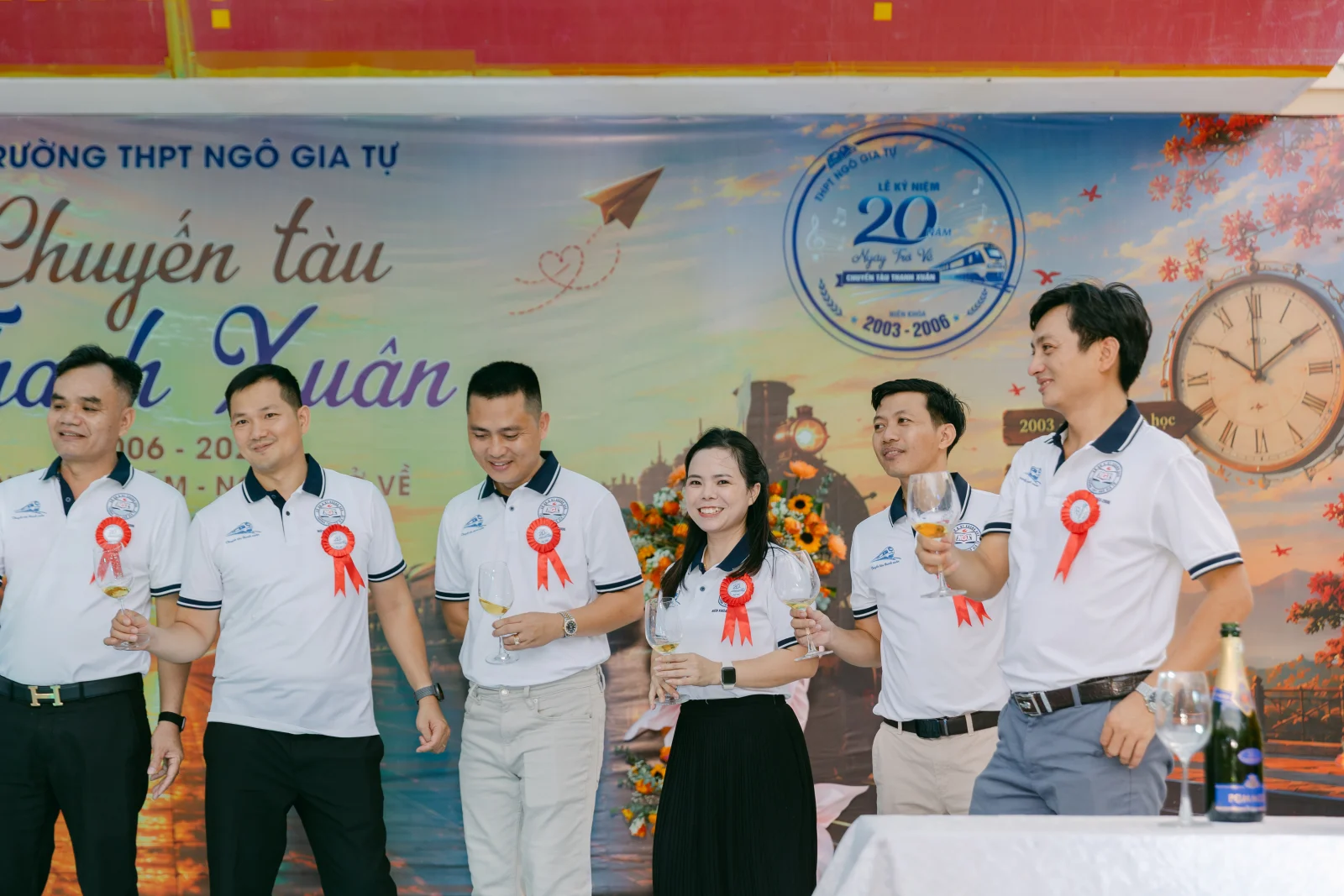 Ảnh lễ kỷ niệm 20 năm THPT Ngô Gia Tự, chụp ngày 08/08/2026