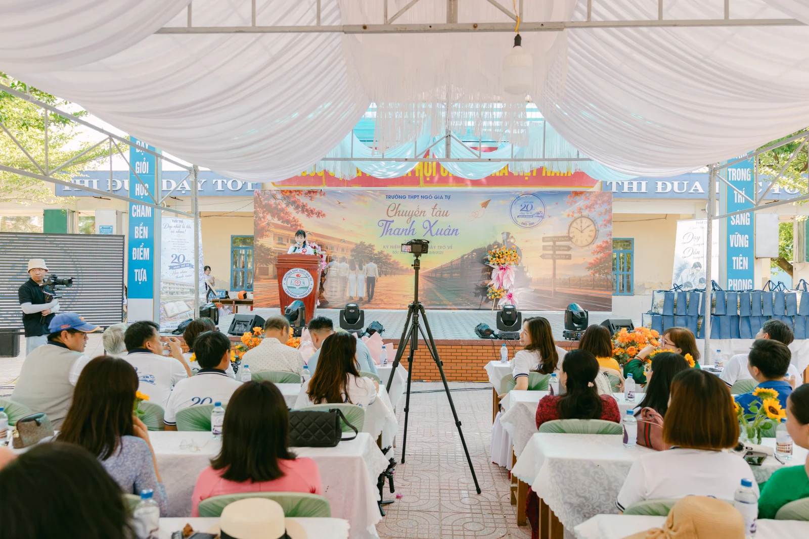 Ảnh lễ kỷ niệm 20 năm THPT Ngô Gia Tự, chụp ngày 08/08/2026