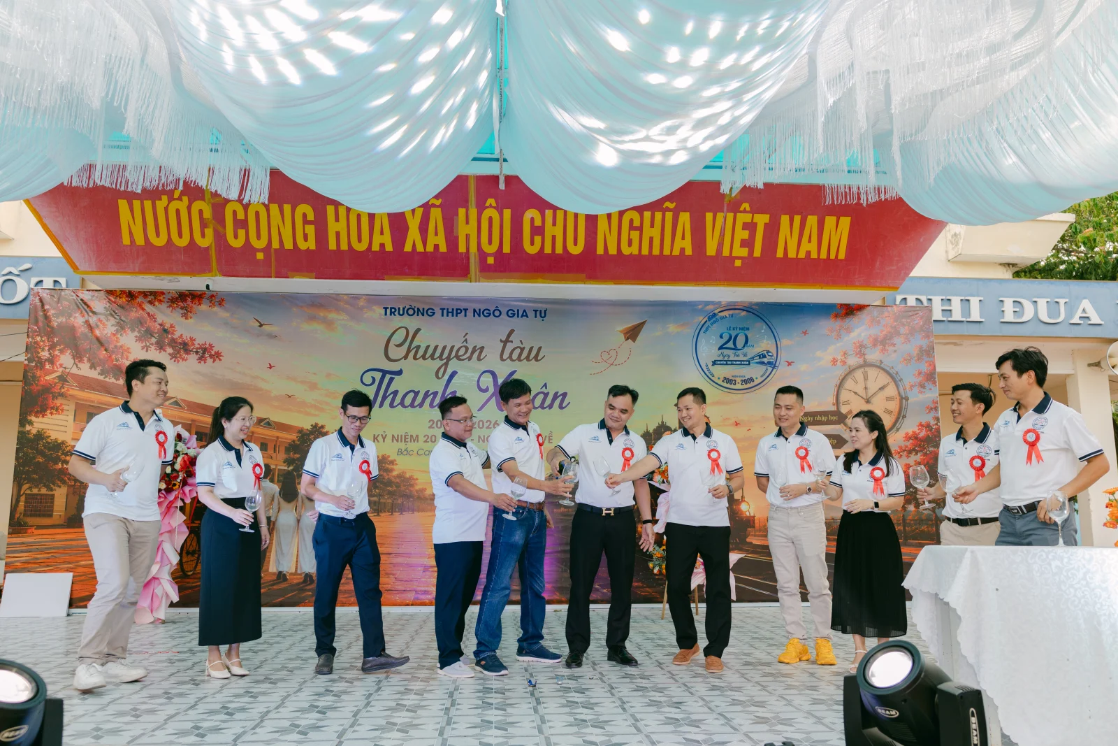 Ảnh lễ kỷ niệm 20 năm THPT Ngô Gia Tự, chụp ngày 08/08/2026