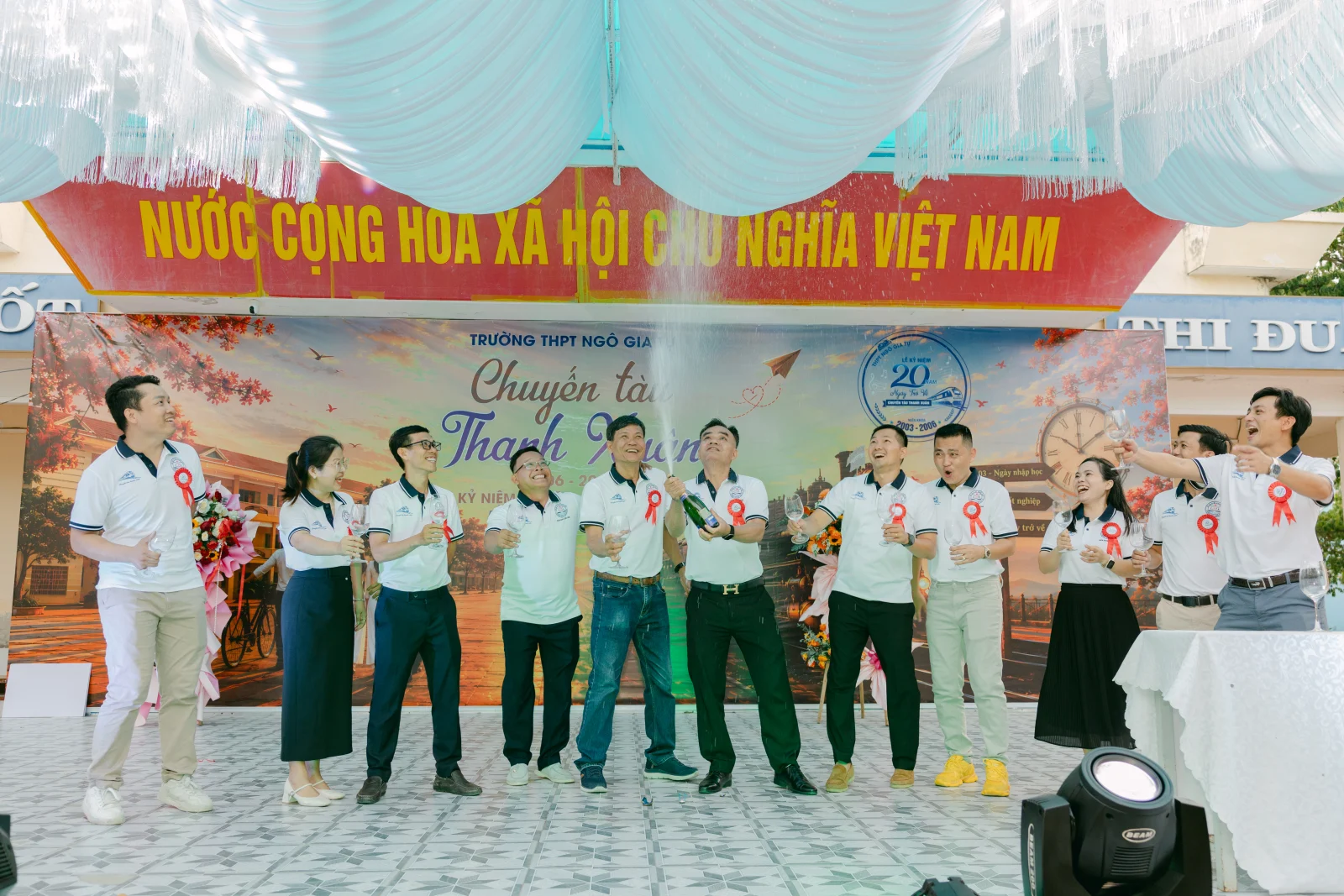 Ảnh lễ kỷ niệm 20 năm THPT Ngô Gia Tự, chụp ngày 08/08/2026