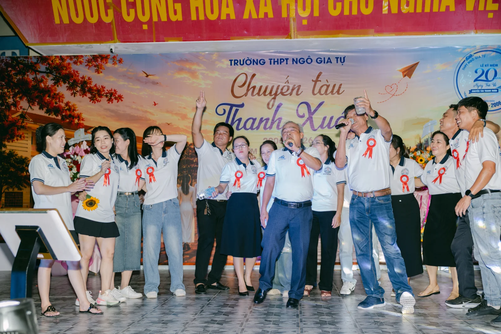 Ảnh lễ kỷ niệm 20 năm THPT Ngô Gia Tự, chụp ngày 08/08/2026
