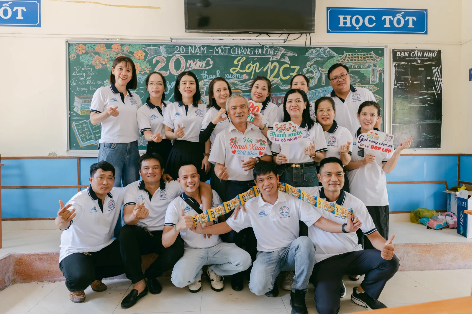 Ảnh lễ kỷ niệm 20 năm THPT Ngô Gia Tự, chụp ngày 08/08/2026