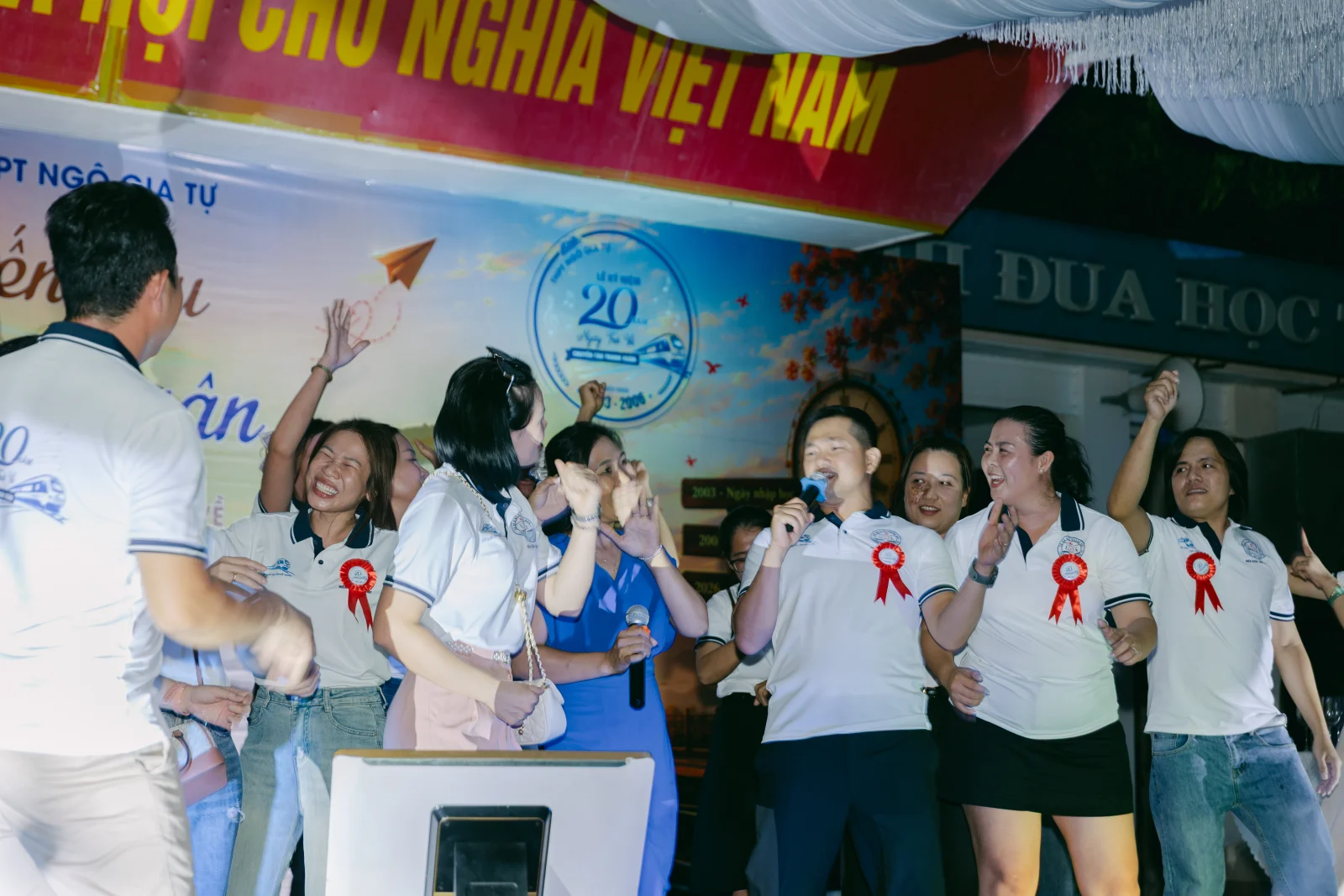 Ảnh lễ kỷ niệm 20 năm THPT Ngô Gia Tự, chụp ngày 08/08/2026