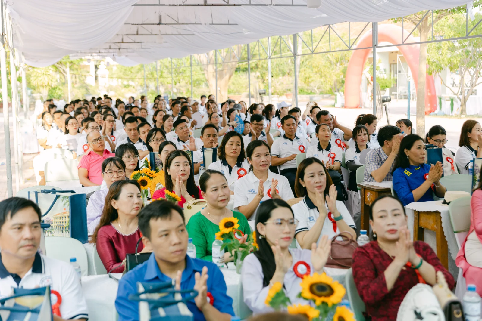 Ảnh lễ kỷ niệm 20 năm THPT Ngô Gia Tự, chụp ngày 08/08/2026