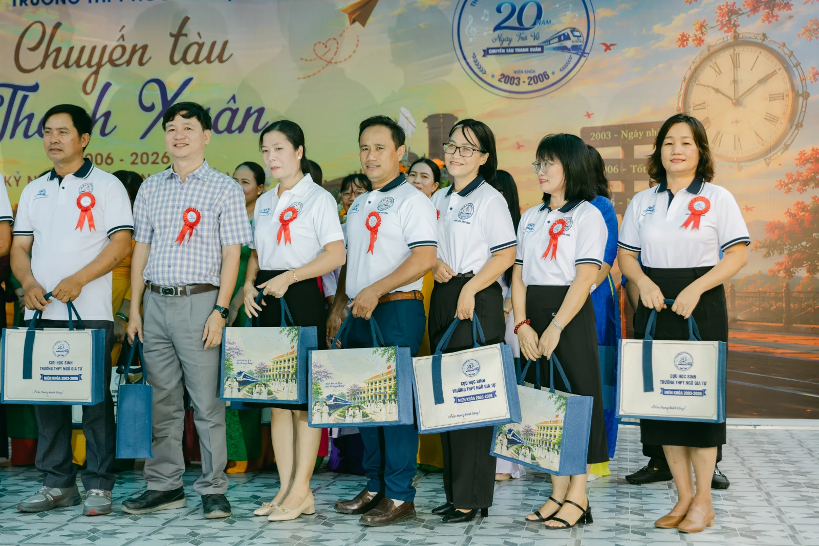 Ảnh lễ kỷ niệm 20 năm THPT Ngô Gia Tự, chụp ngày 08/08/2026