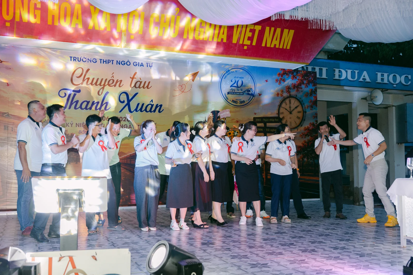 Ảnh lễ kỷ niệm 20 năm THPT Ngô Gia Tự, chụp ngày 08/08/2026