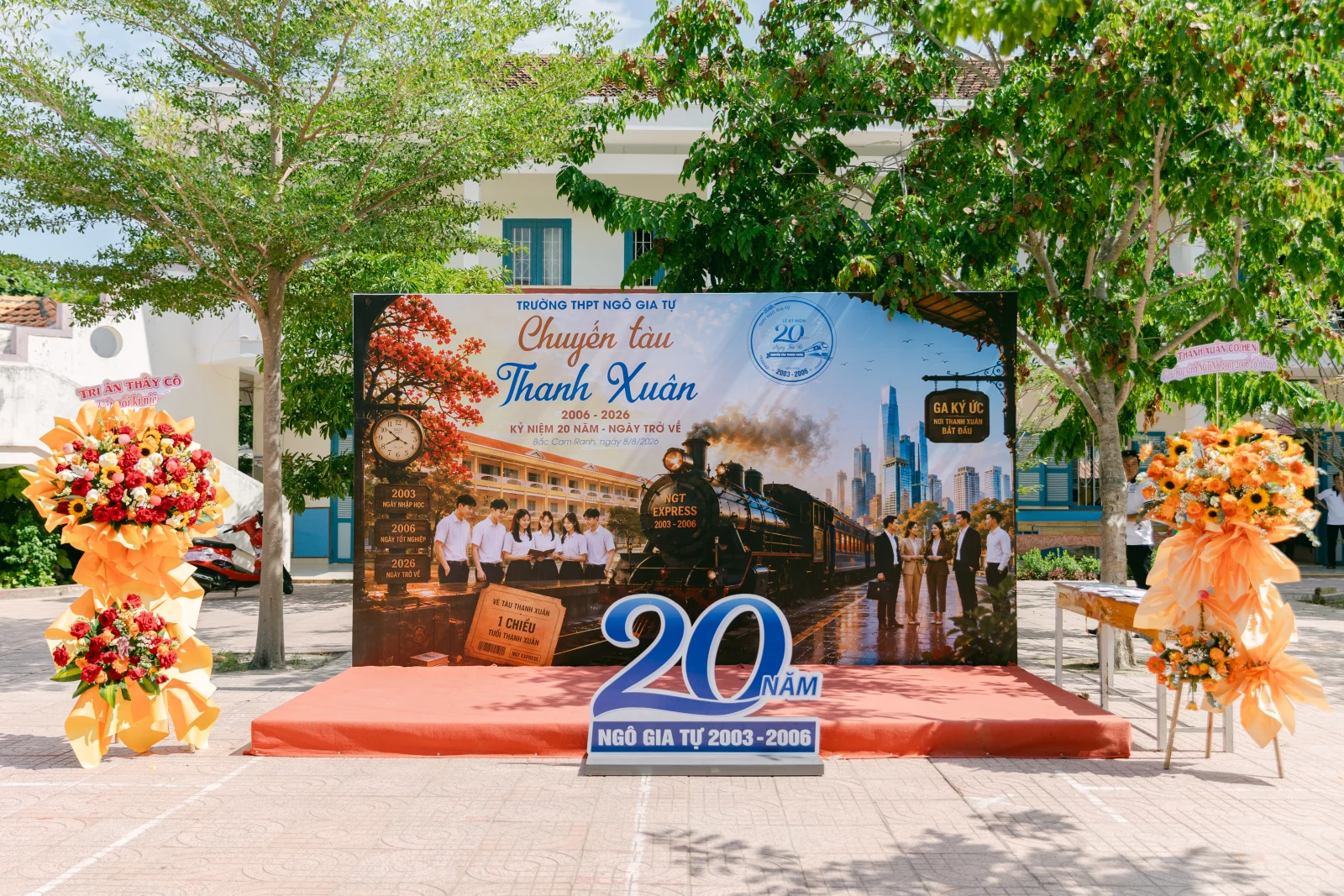 Ảnh lễ kỷ niệm 20 năm THPT Ngô Gia Tự, chụp ngày 08/08/2026