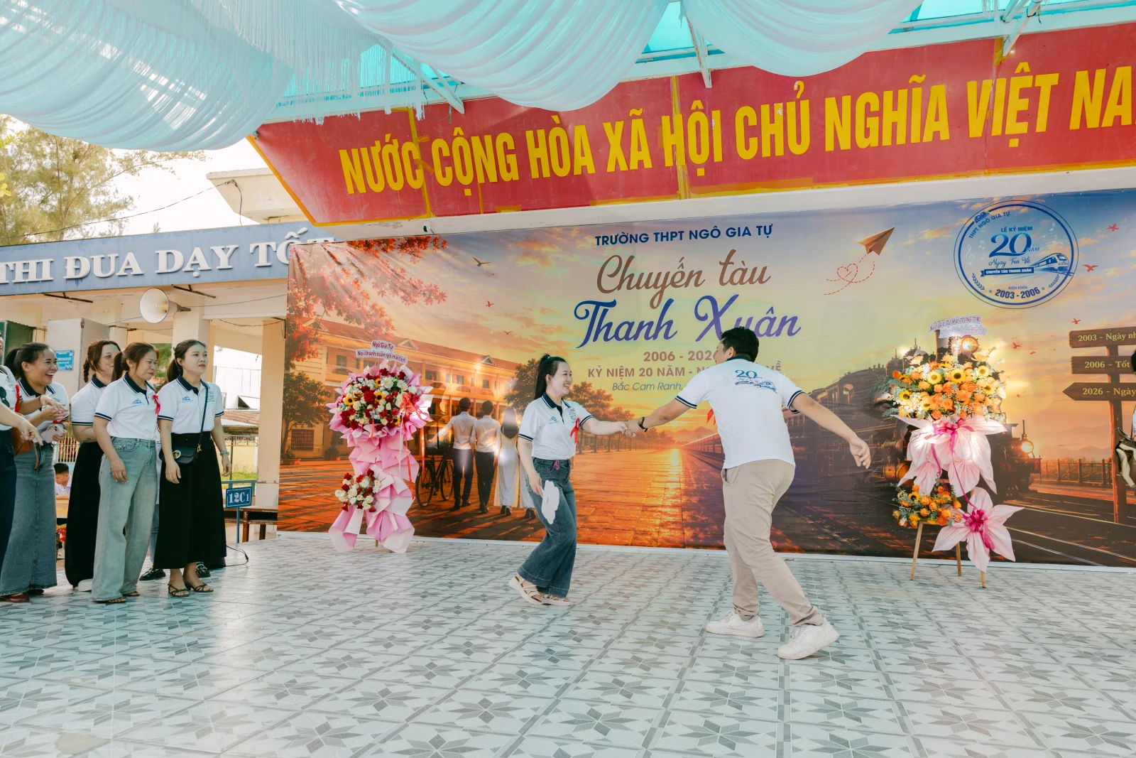 Ảnh lễ kỷ niệm 20 năm THPT Ngô Gia Tự, chụp ngày 08/08/2026