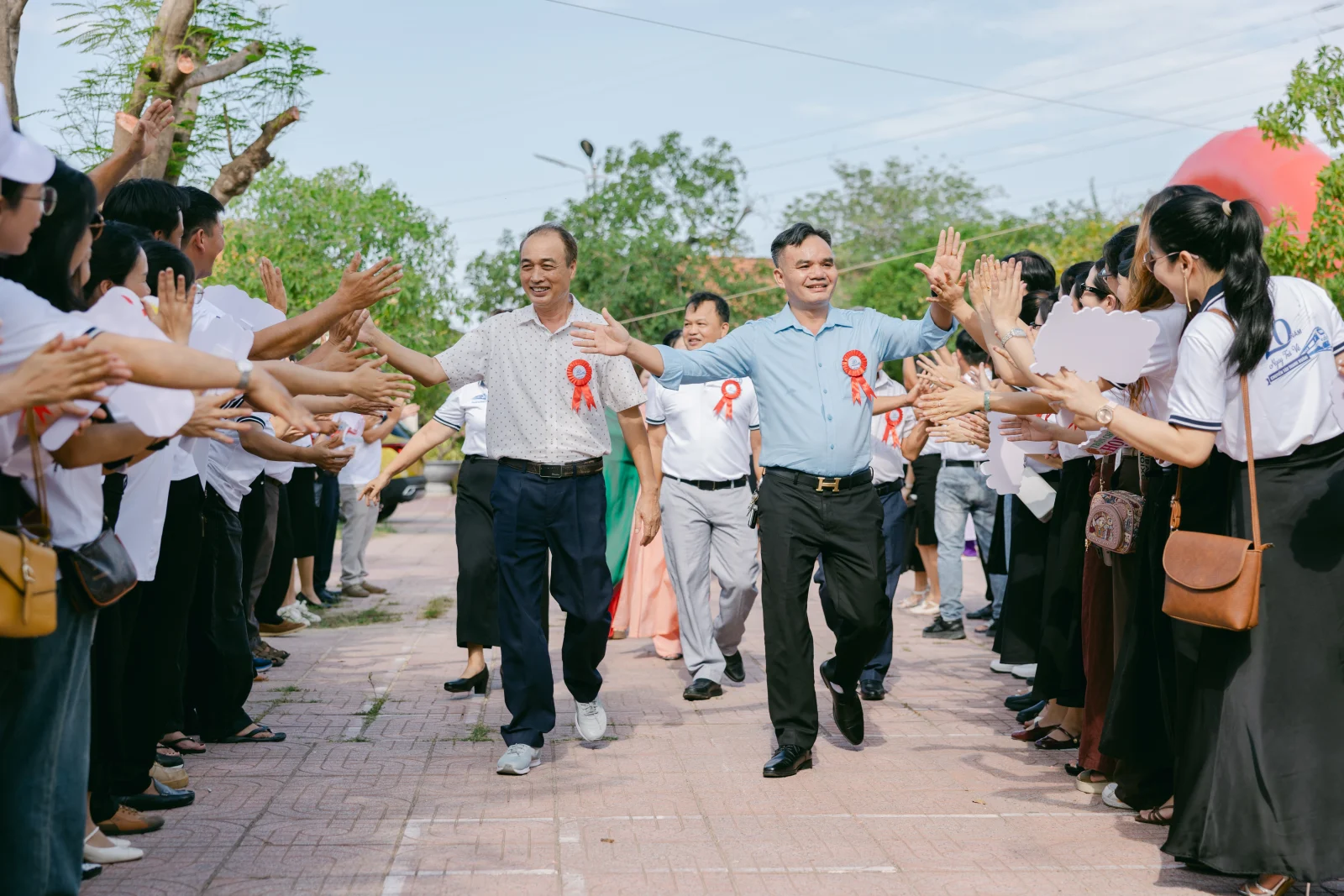 Ảnh lễ kỷ niệm 20 năm THPT Ngô Gia Tự, chụp ngày 08/08/2026