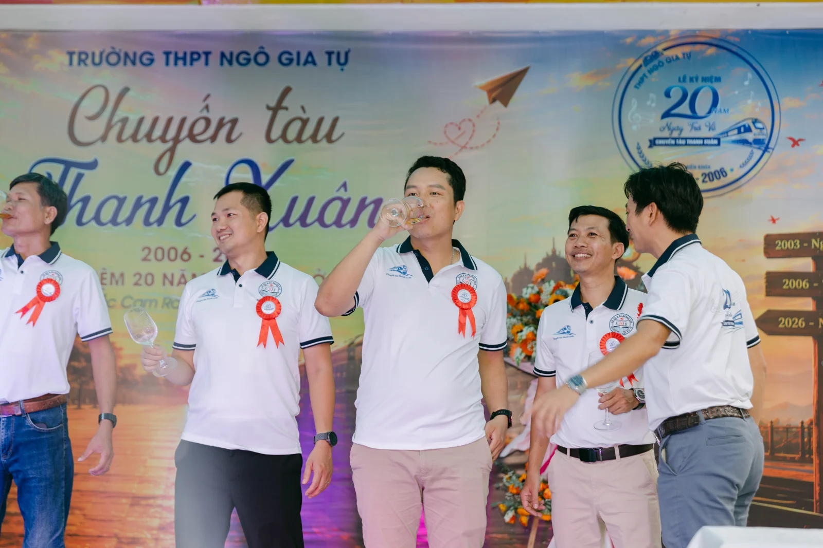 Ảnh lễ kỷ niệm 20 năm THPT Ngô Gia Tự, chụp ngày 08/08/2026