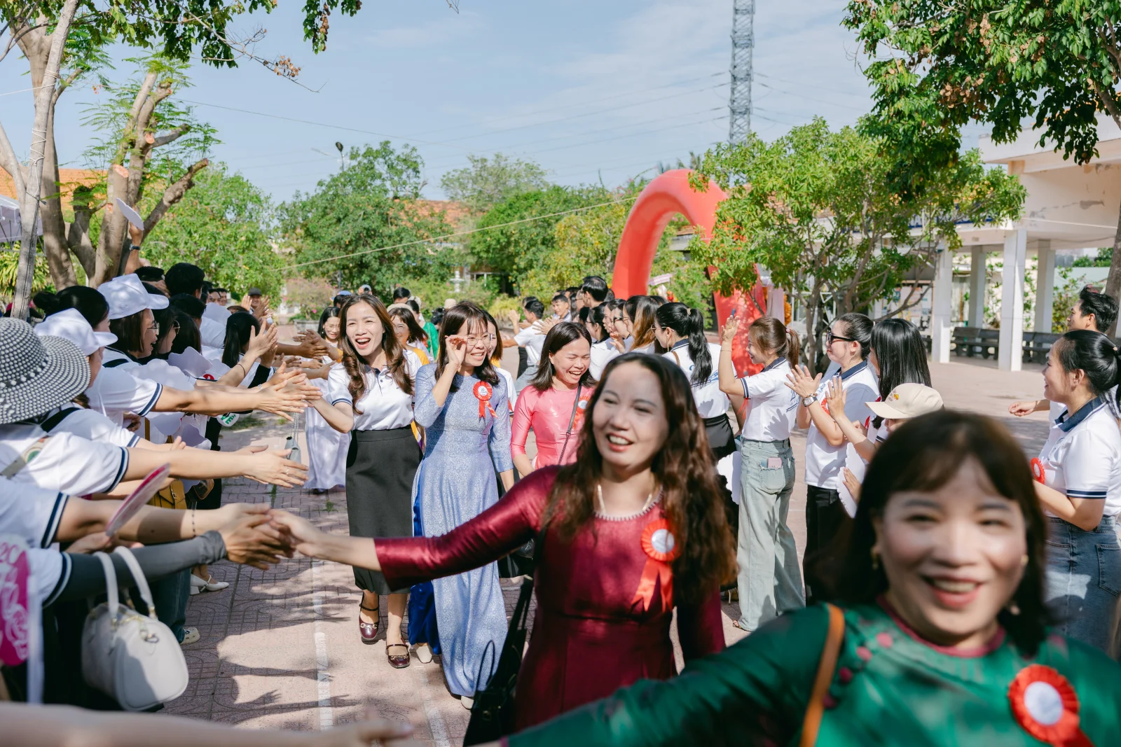 Ảnh lễ kỷ niệm 20 năm THPT Ngô Gia Tự, chụp ngày 08/08/2026