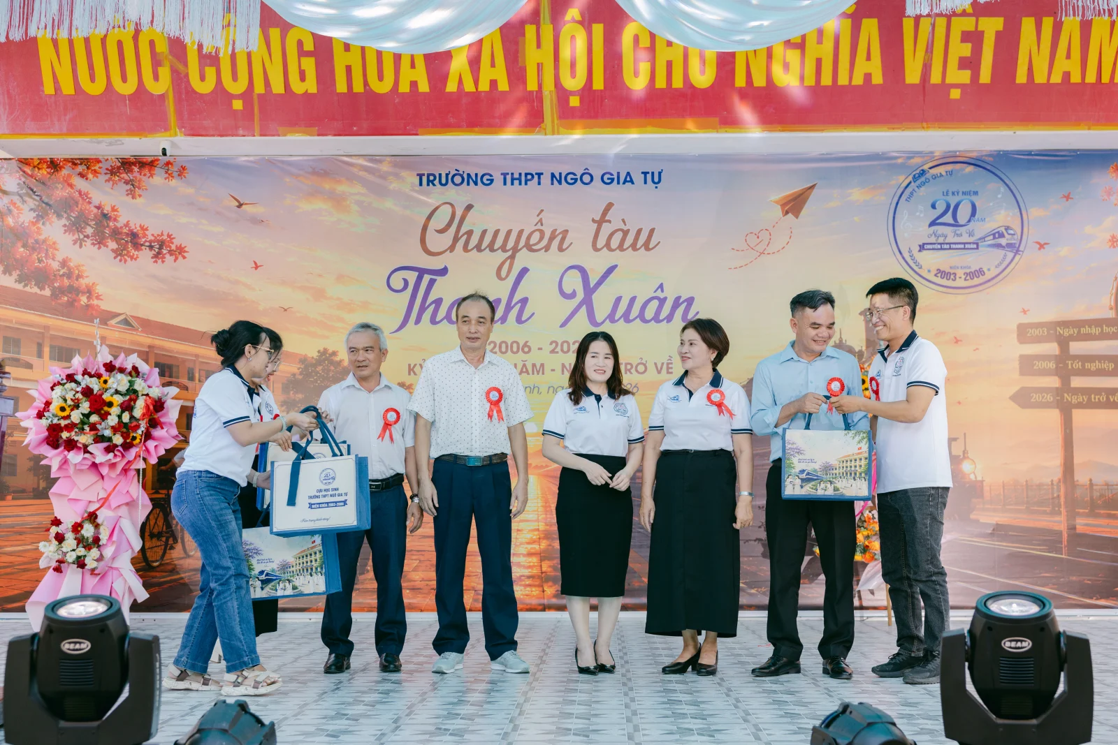 Ảnh lễ kỷ niệm 20 năm THPT Ngô Gia Tự, chụp ngày 08/08/2026