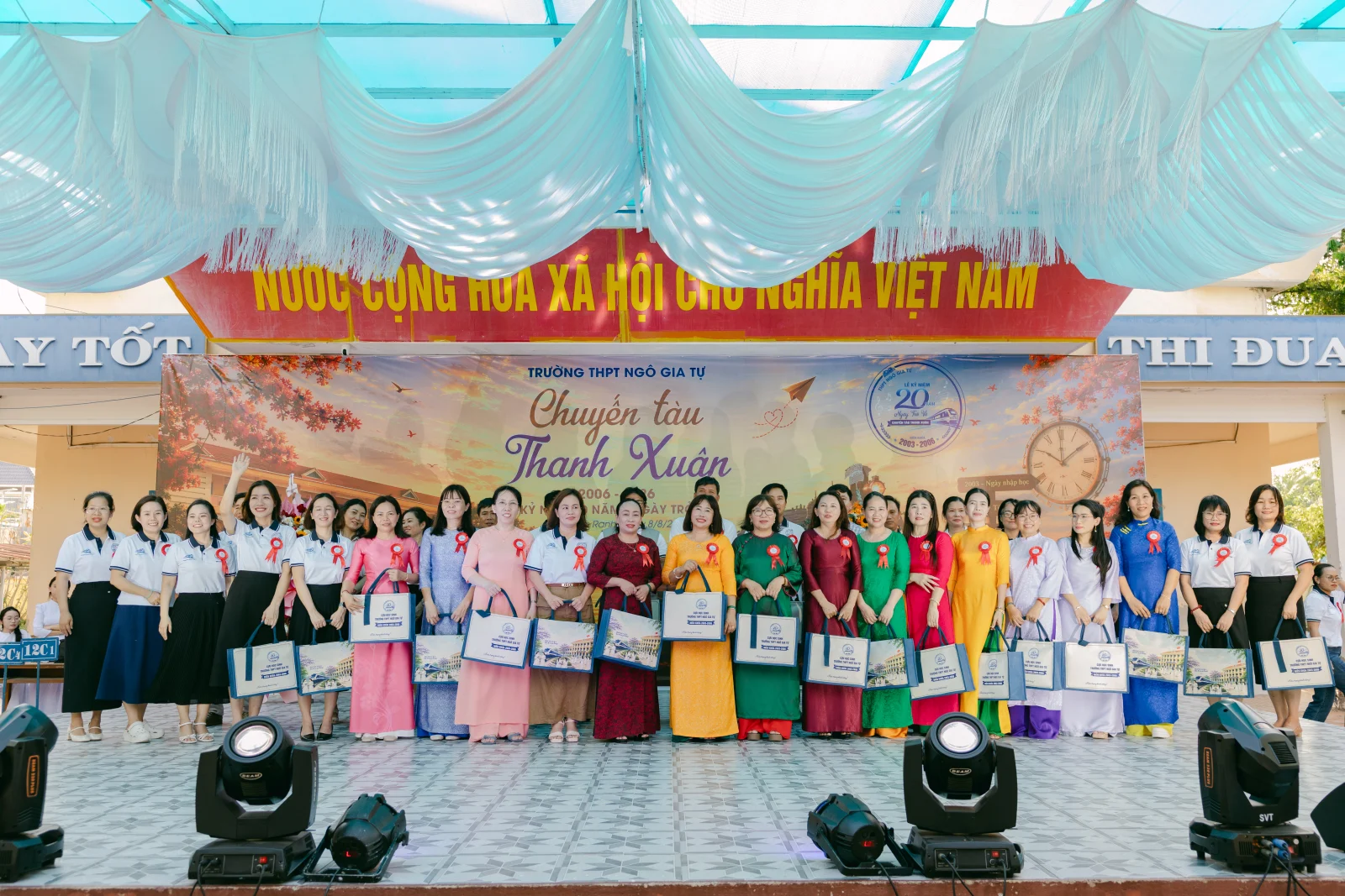 Ảnh lễ kỷ niệm 20 năm THPT Ngô Gia Tự, chụp ngày 08/08/2026