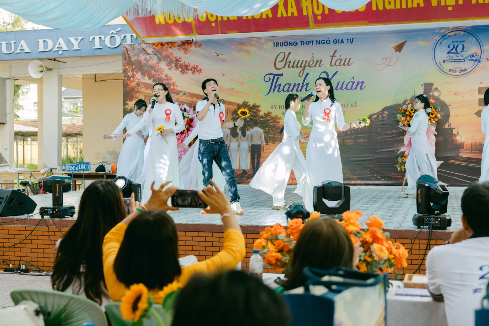 Ảnh lễ kỷ niệm 20 năm THPT Ngô Gia Tự, chụp ngày 08/08/2026