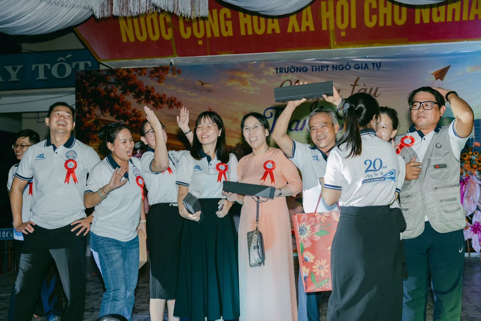 Ảnh lễ kỷ niệm 20 năm THPT Ngô Gia Tự, chụp ngày 08/08/2026
