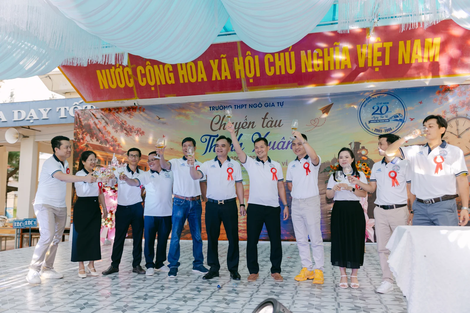 Ảnh lễ kỷ niệm 20 năm THPT Ngô Gia Tự, chụp ngày 08/08/2026