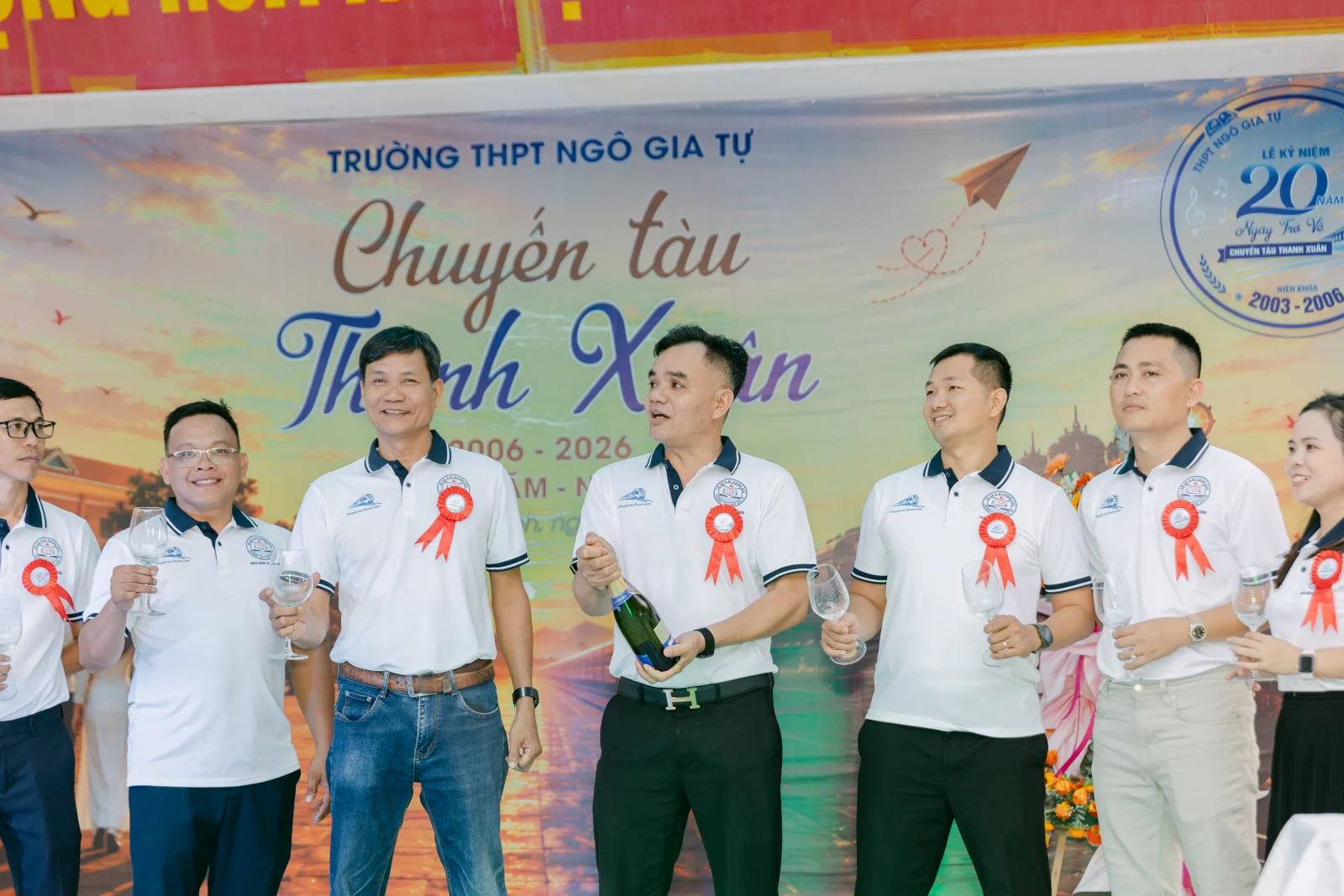Ảnh lễ kỷ niệm 20 năm THPT Ngô Gia Tự, chụp ngày 08/08/2026